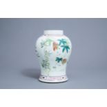 A Chinese famille rose 'balsam pear' vase, 18th/19th C.