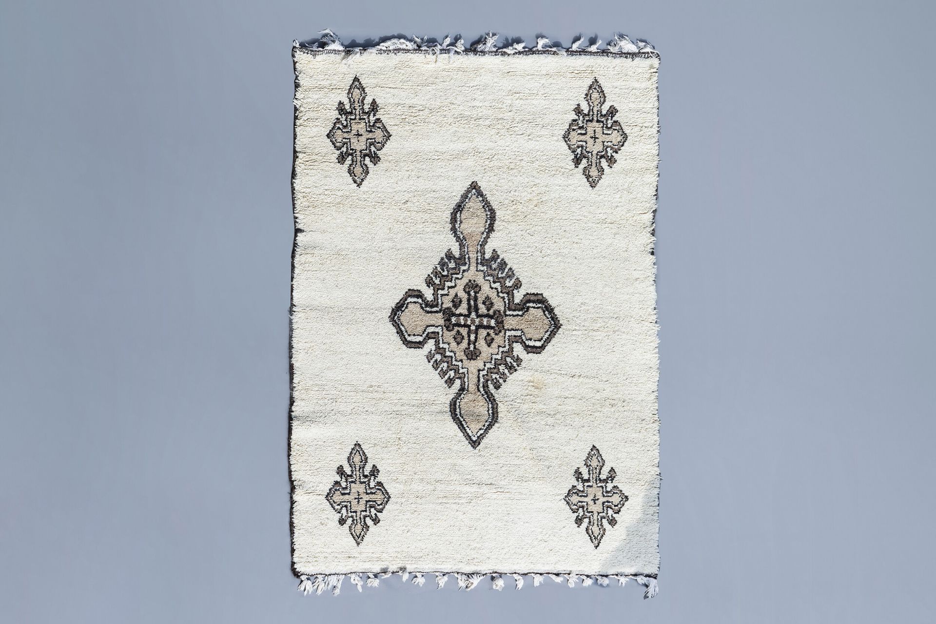 An Algerian woolen berber carpet with Crux, El-Oued, 20th C.