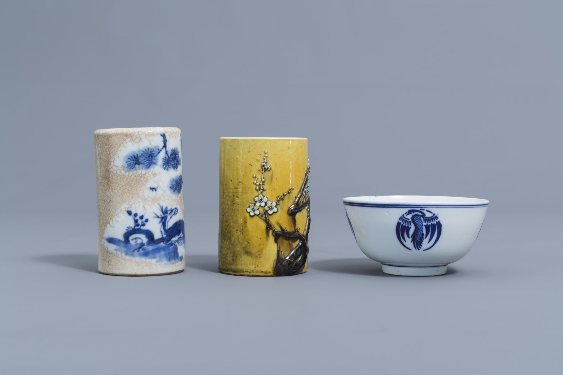 A varied collection of Chinese, blue, white and famille jaune porcelain, 19th/20th C. - Image 3 of 15