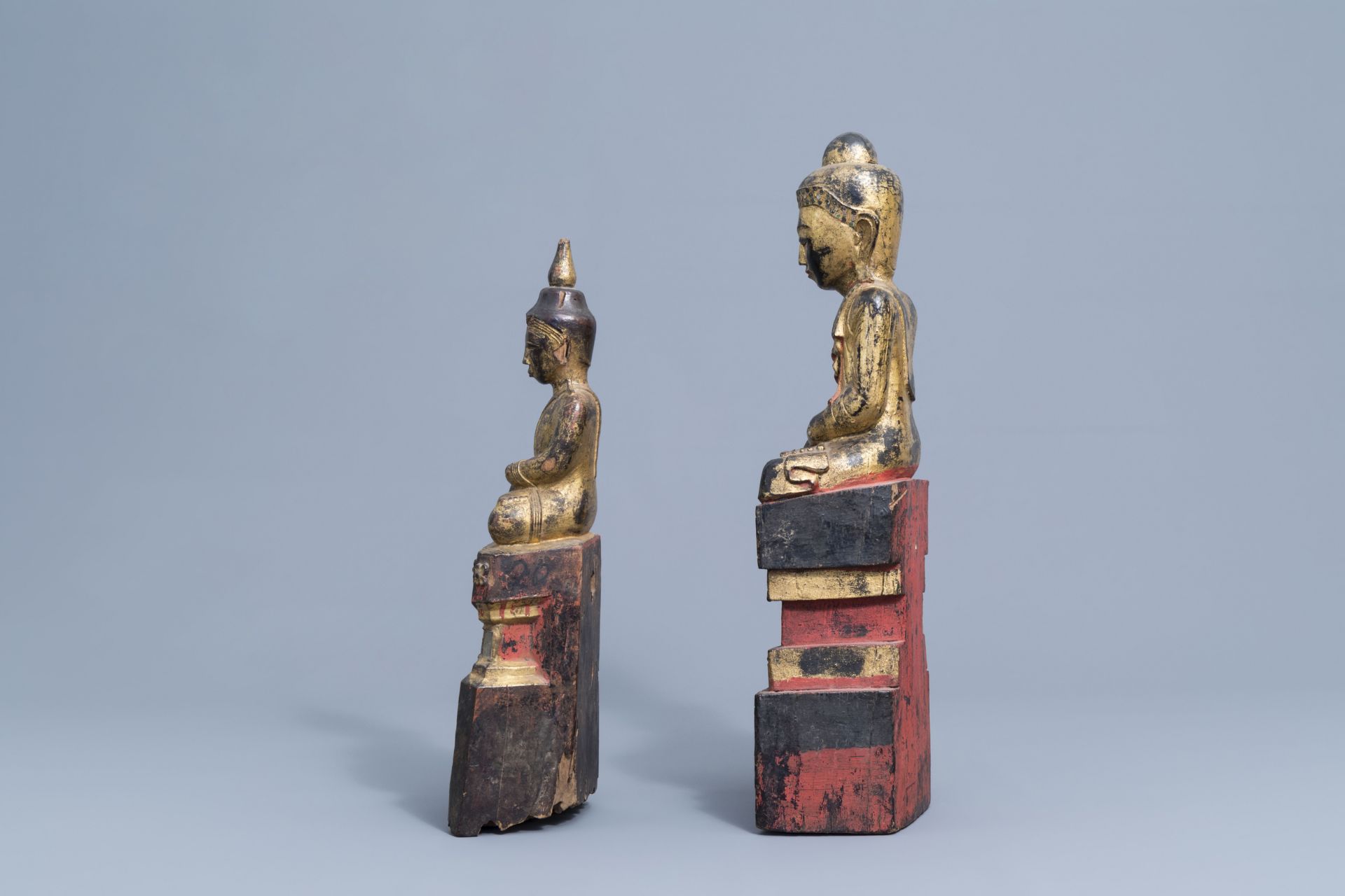 Two large gilt-lacquered wooden figures of Buddha, Burma or Laos, 19th/20th C. - Image 5 of 8