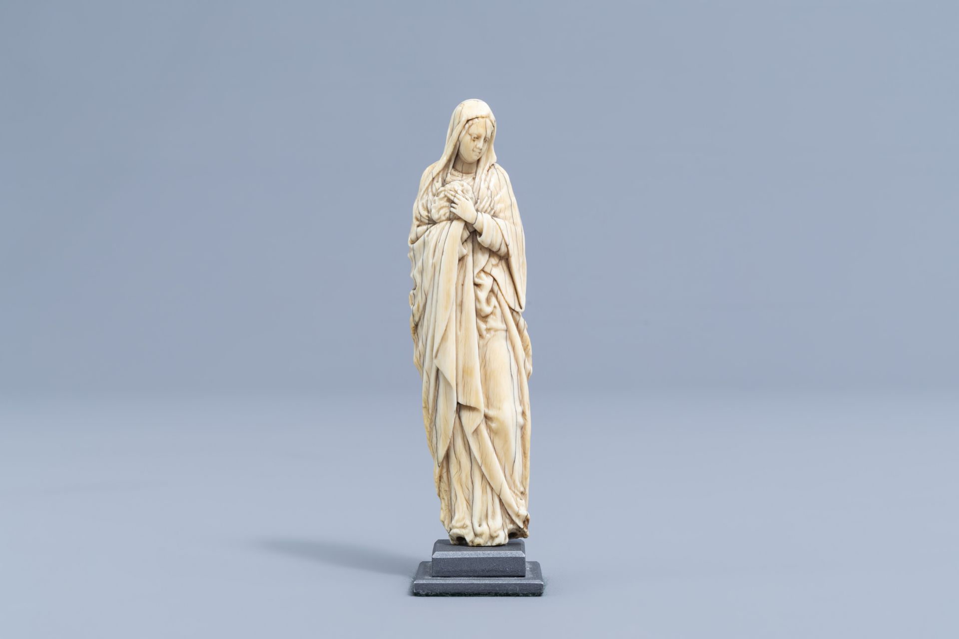A French finely carved ivory Mother of Sorrows, ca. 1500 - Image 2 of 9