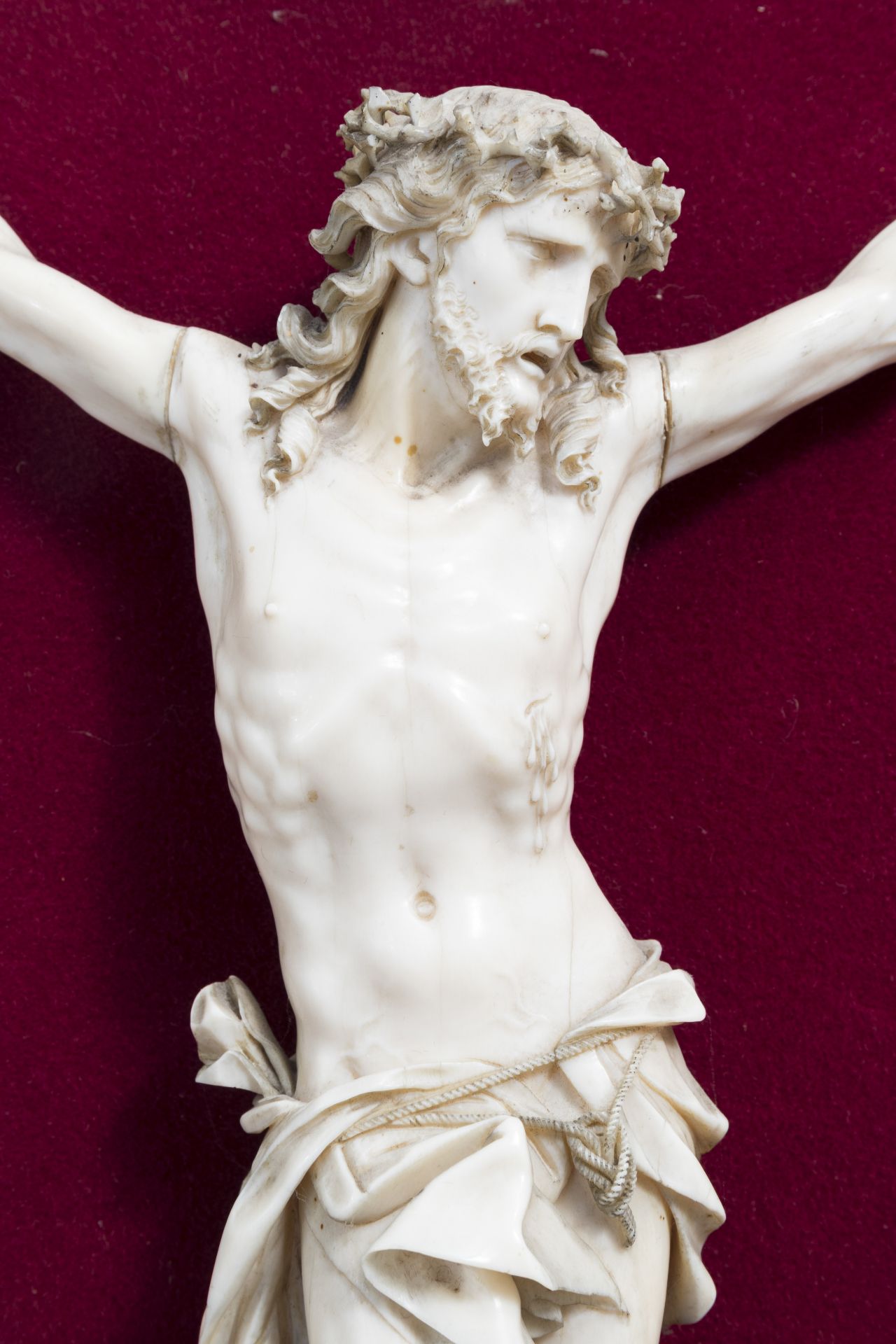 A French finely carved ivory Corpus Christi, 19th C. - Image 5 of 5