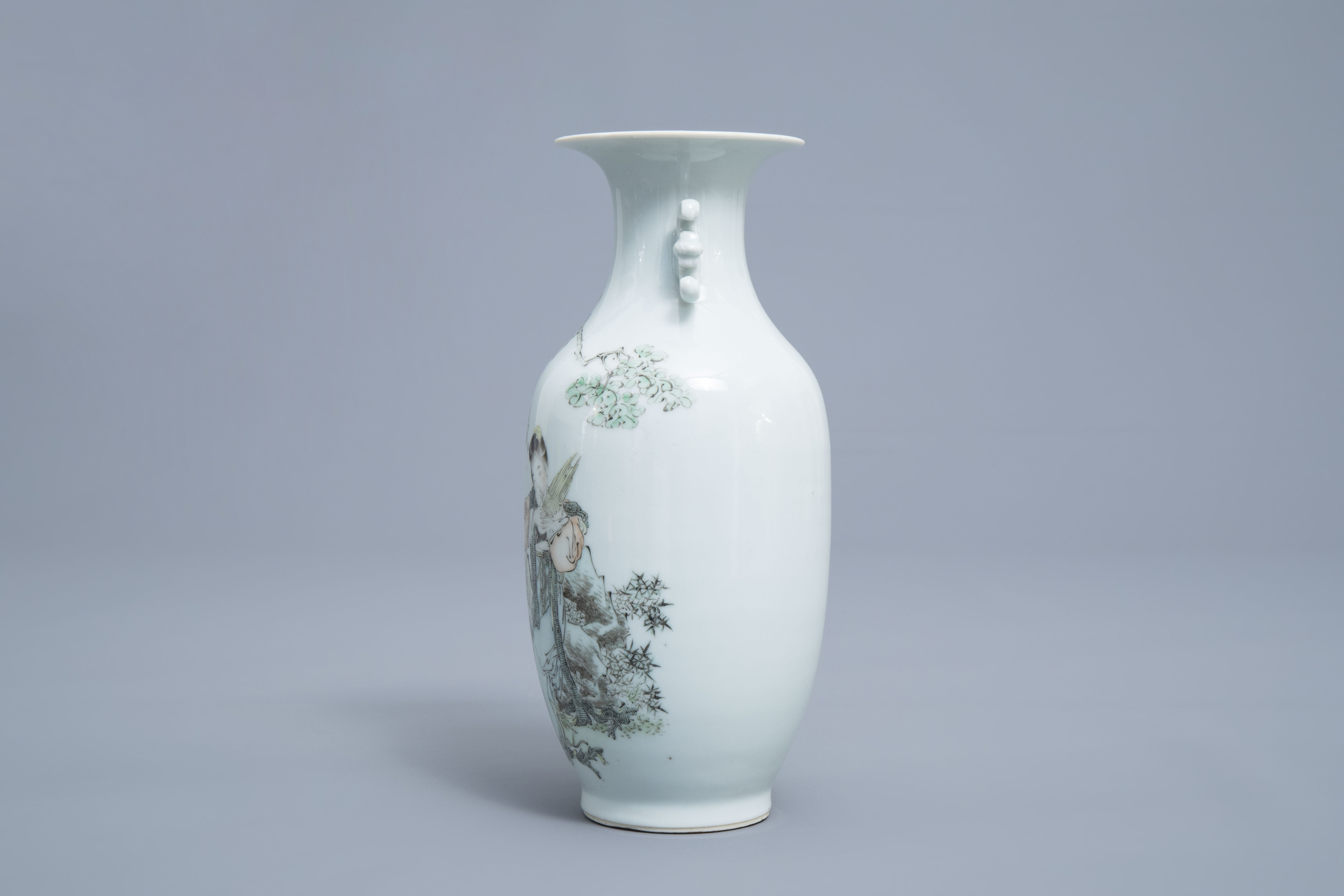 A fine Chinese qianjiang cai vase with a lady in a garden, 19th/20th C. - Image 5 of 7