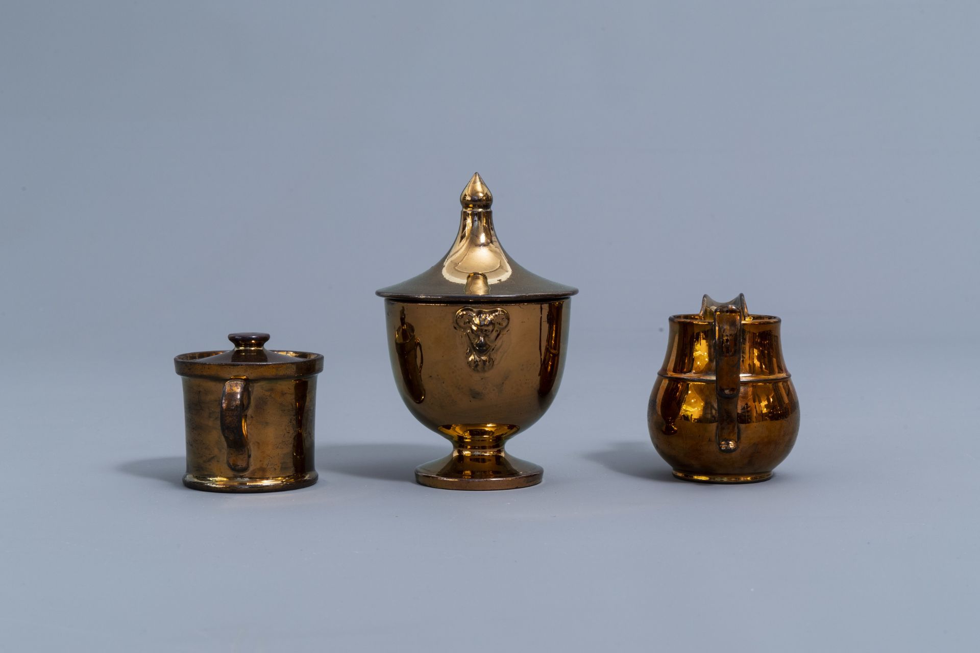 A varied collection of English monochrome copper lustreware items, 19th C. - Image 17 of 50