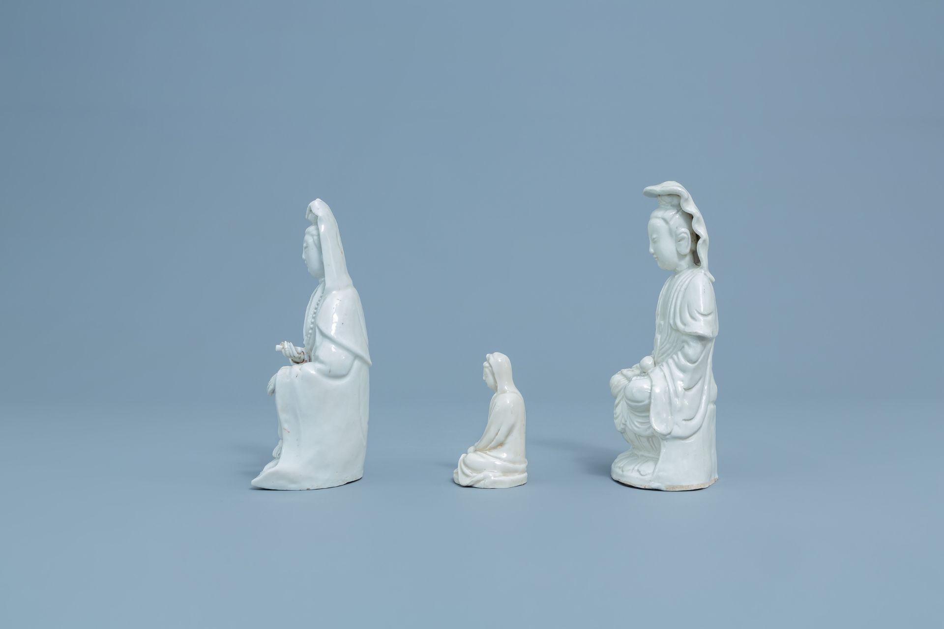Three Chinese Dehua blanc de Chine figures of Guanyin, Kangxi and later - Image 5 of 7