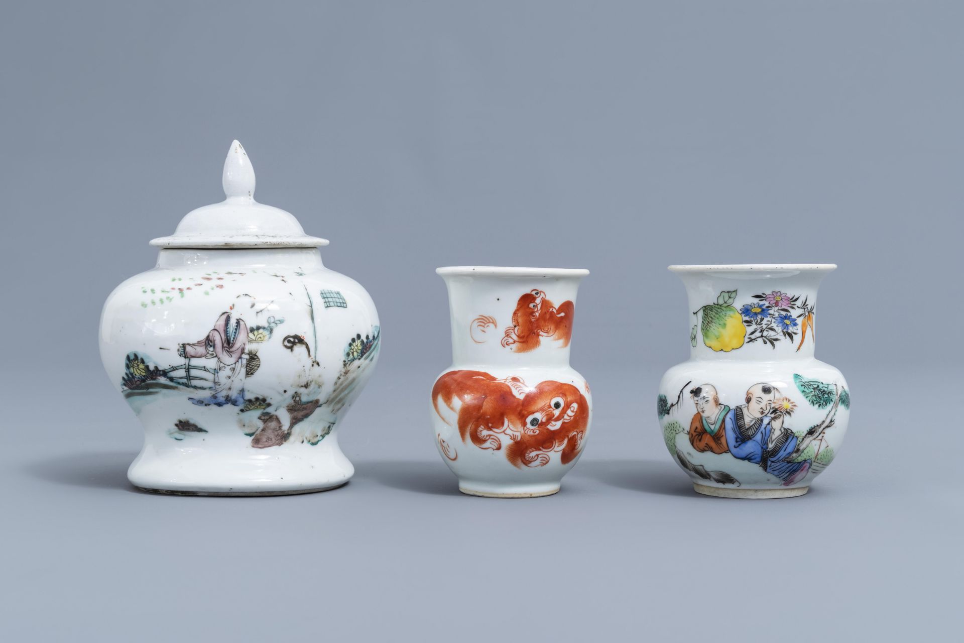 A varied collection of Chinese famille rose, iron red and blue and white porcelain, 19th/20th C. - Image 8 of 26