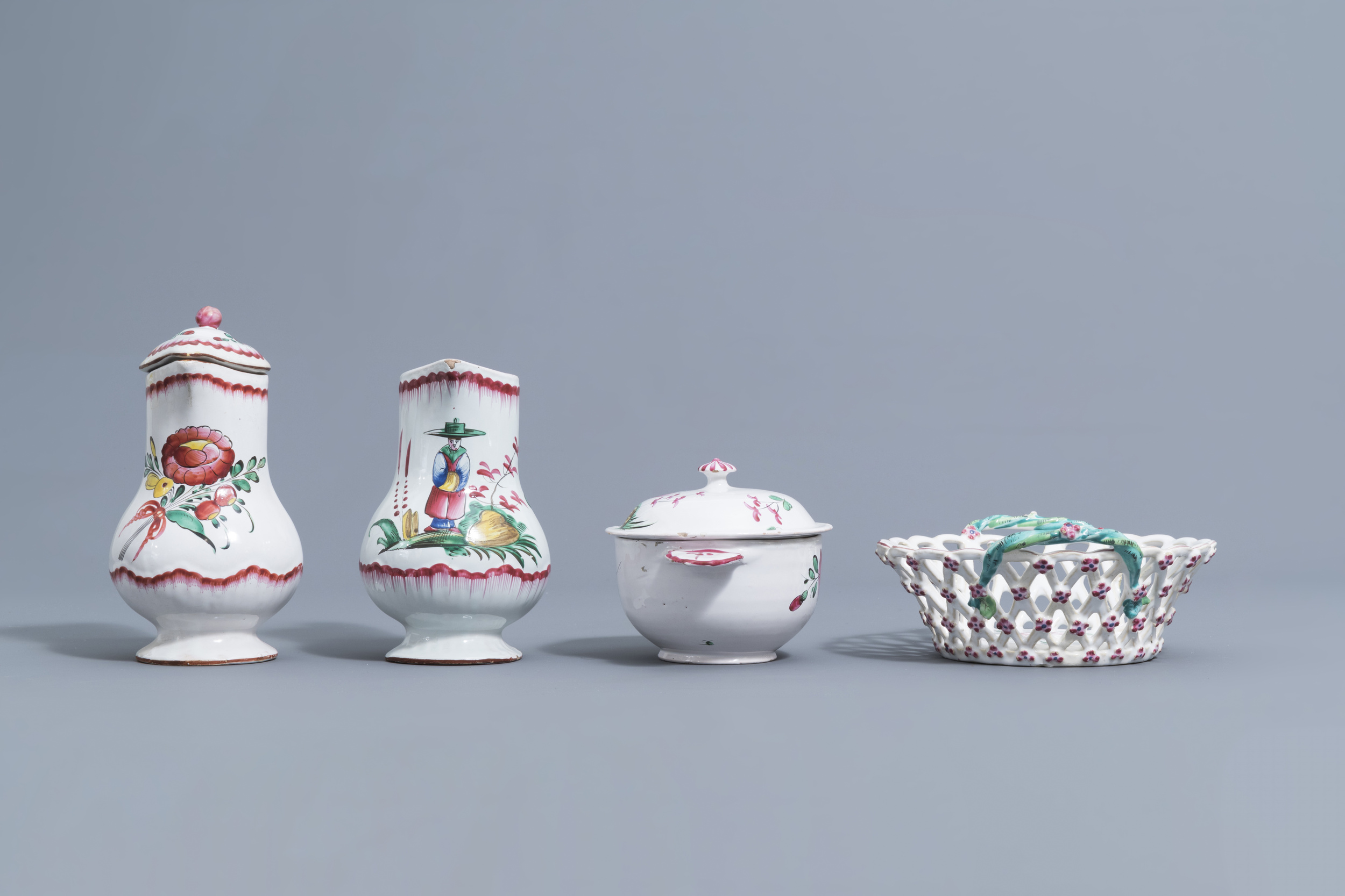 A collection of 17 pieces in faience de l'Est, France, 18th/19th C. - Image 18 of 34