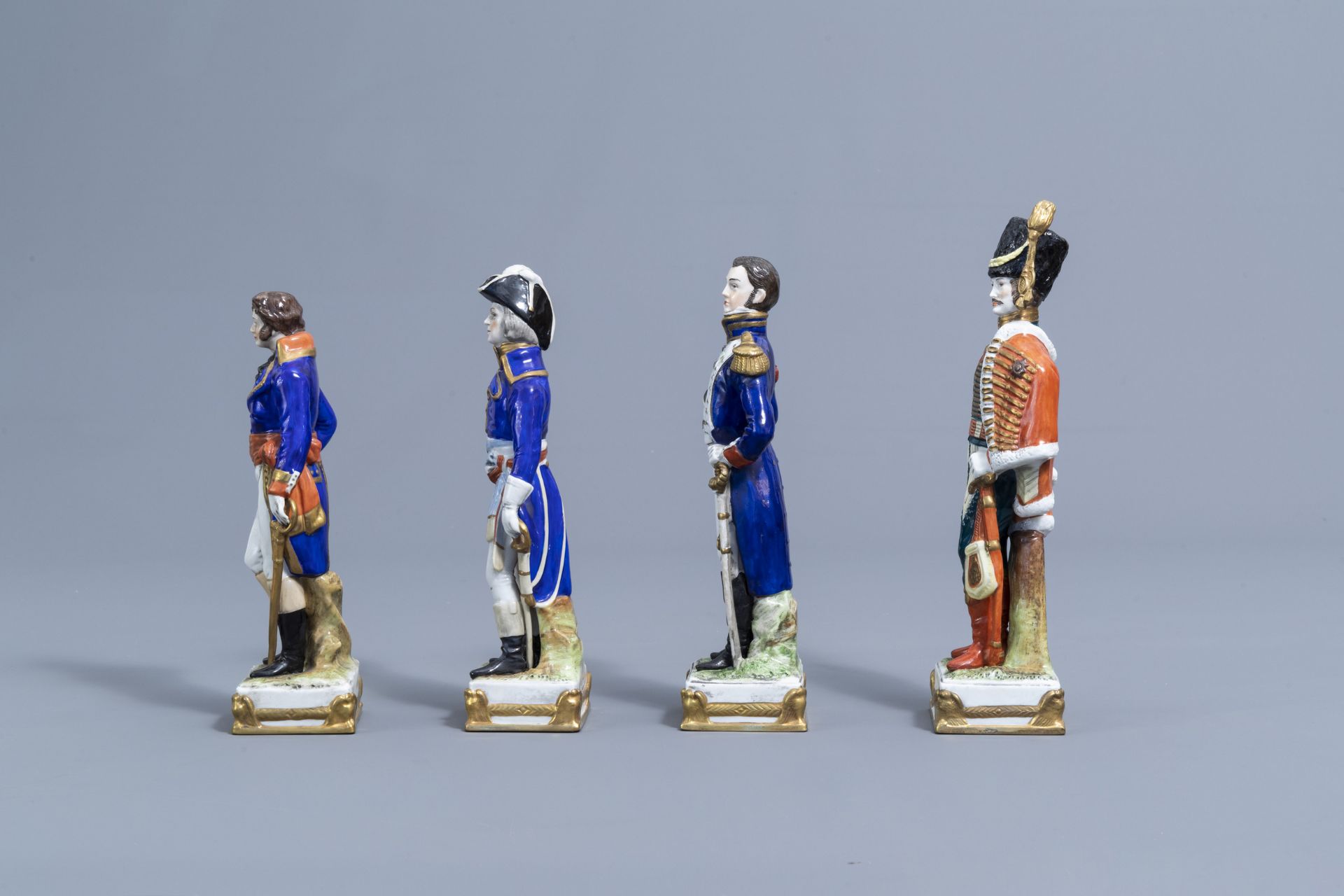 Sixteen figures from Napoleon's army in polychrome Saxon porcelain, Scheibe-Alsbach mark, 20th C. - Image 25 of 42