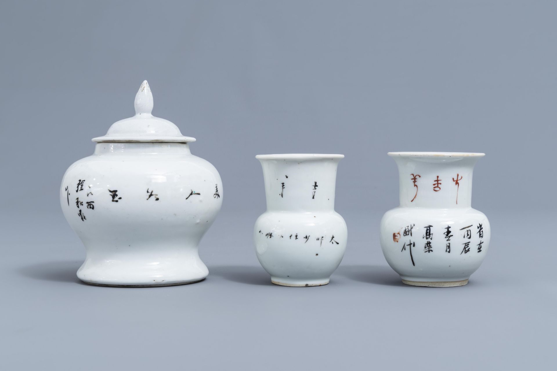 A varied collection of Chinese famille rose, iron red and blue and white porcelain, 19th/20th C. - Image 10 of 26