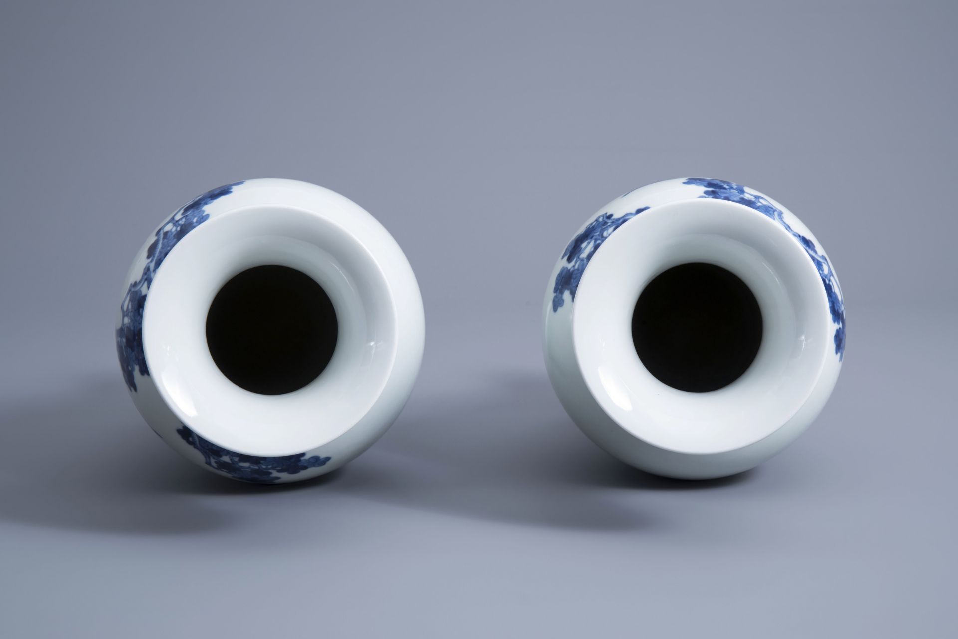 A pair of Chinese blue and white 'phoenix' vases, Republic, 20th C. - Image 5 of 6