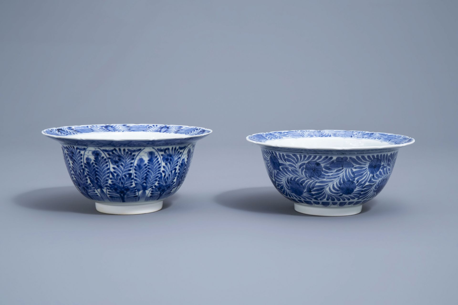 Two Japanese blue and white Arita bowls with floral design, 19th C. - Image 3 of 7