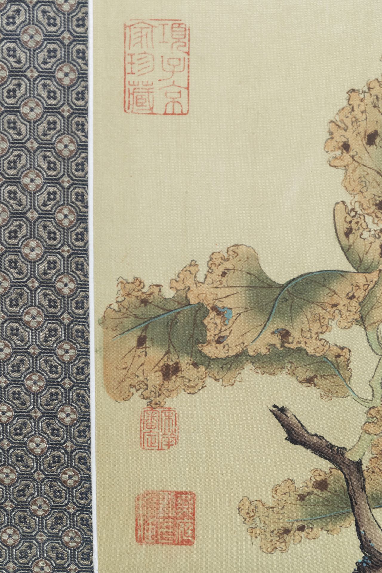 Chinese school, ink and colours on silk, 19th/20th C.: A bird on a branch - Image 8 of 9