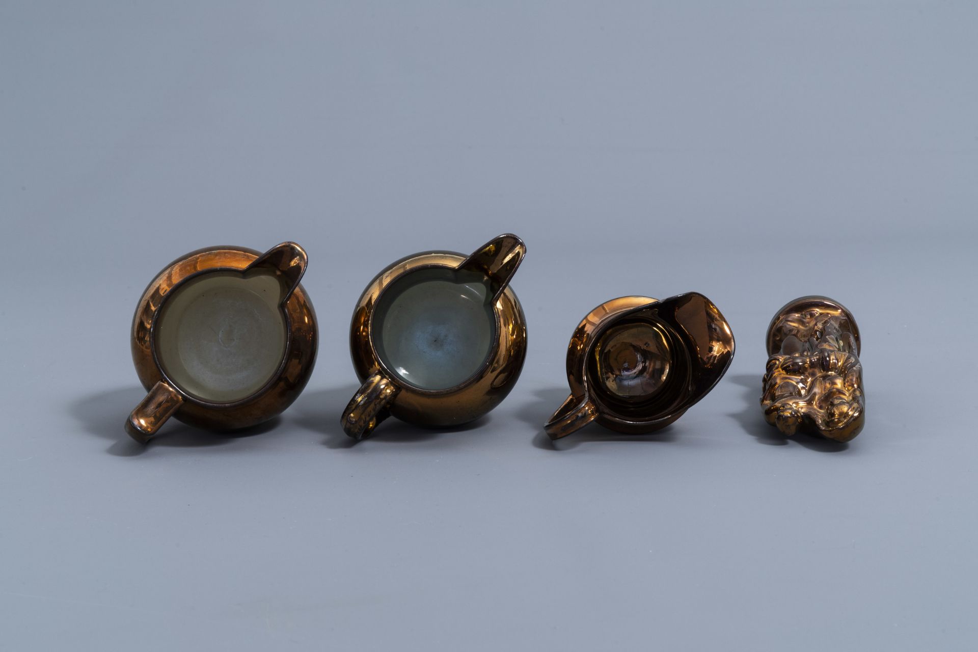 A varied collection of English monochrome copper lustreware items, 19th C. - Image 37 of 50