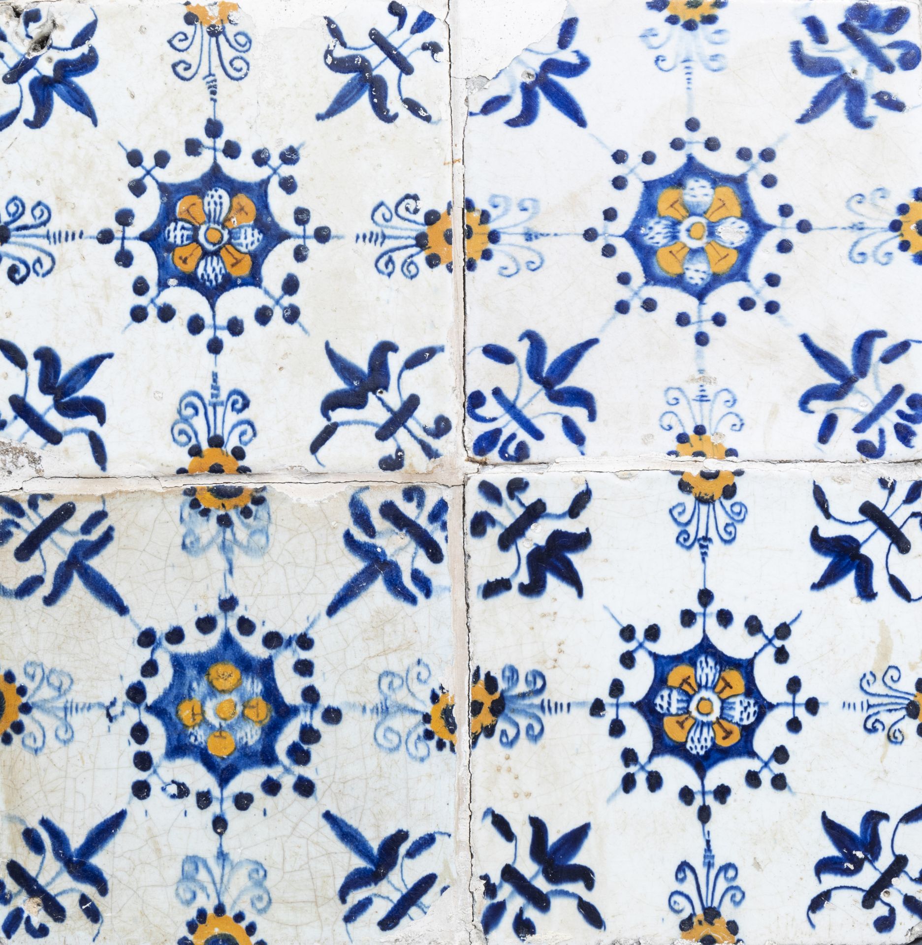 Sixteen Dutch Delft polychrome tiles with floral design, 17th C. - Bild 3 aus 9