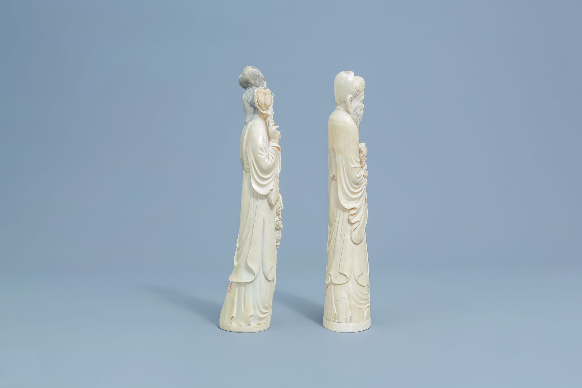 Four various Chinese carved ivory figures, first half of the 20th C. - Image 7 of 13