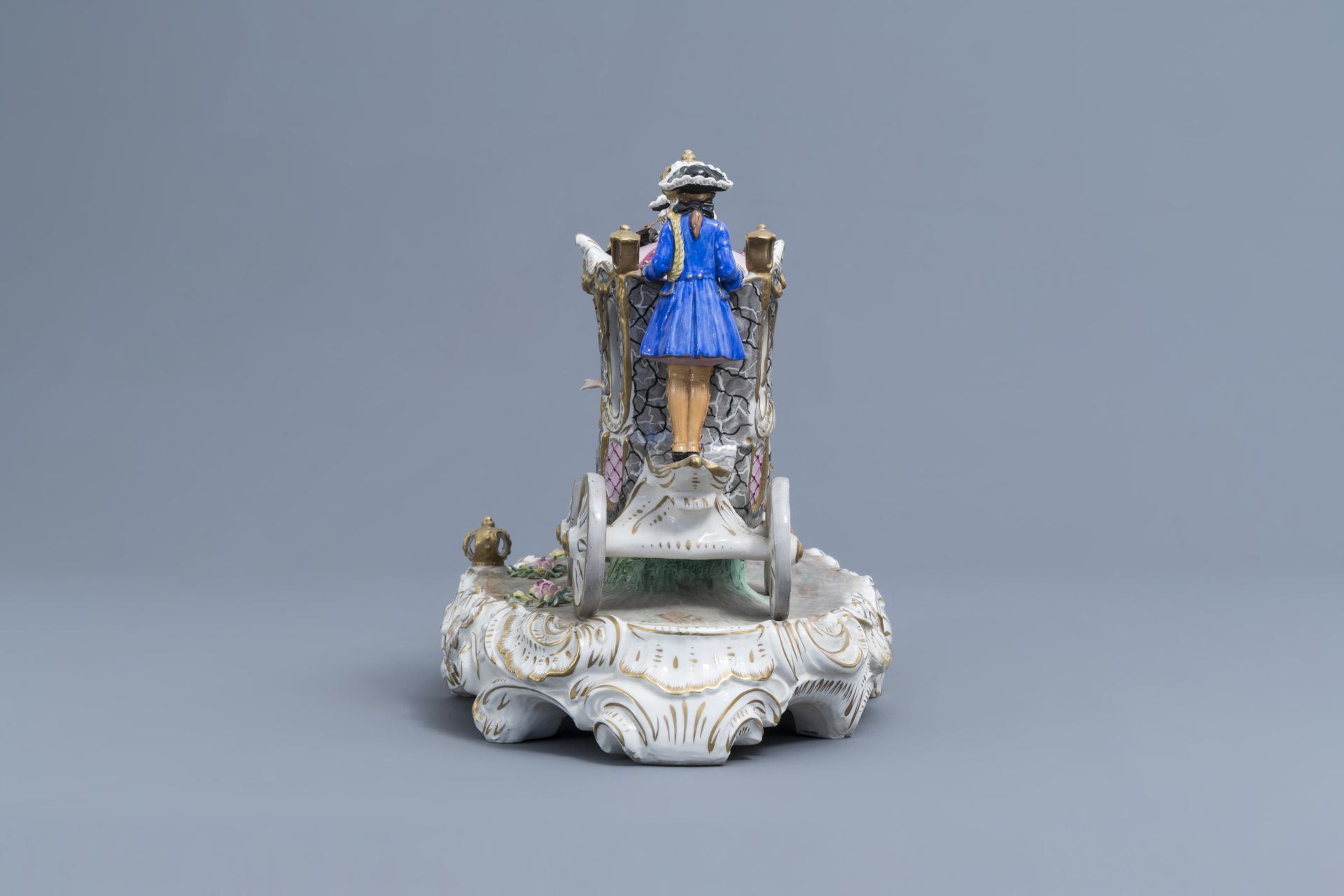 A group with a four-in-hand carriage in polychrome Saxon porcelain, Sitzendorf mark, 20th C. - Image 5 of 11