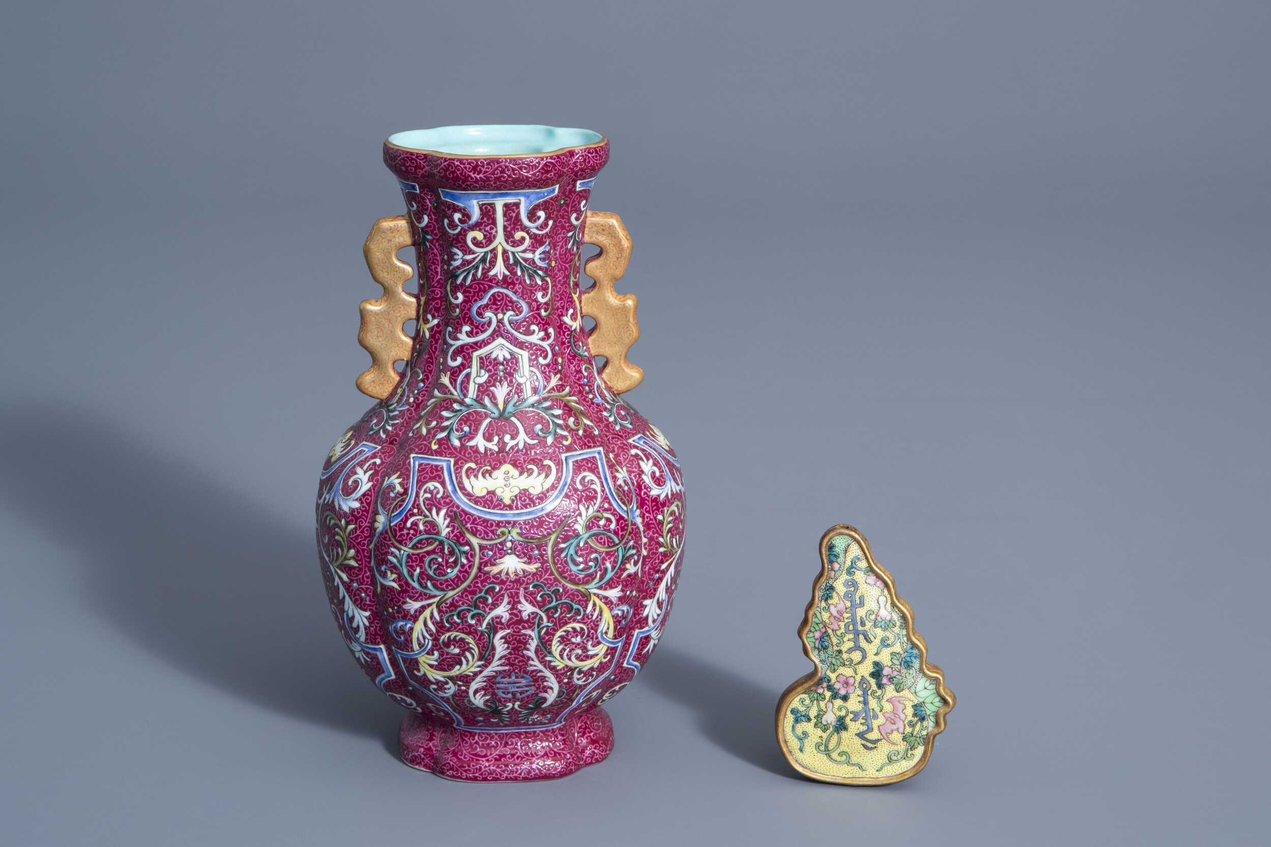 A Chinese famille rose sgraffito vase with floral design and a small gourd plaque, 19th/20th C.