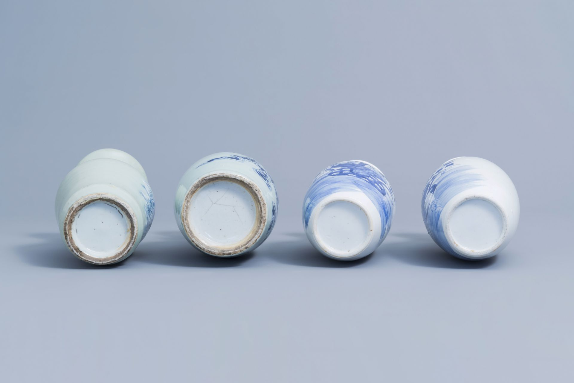 A varied collection of Chinese blue and white porcelain, 19th/20th C. - Image 7 of 16