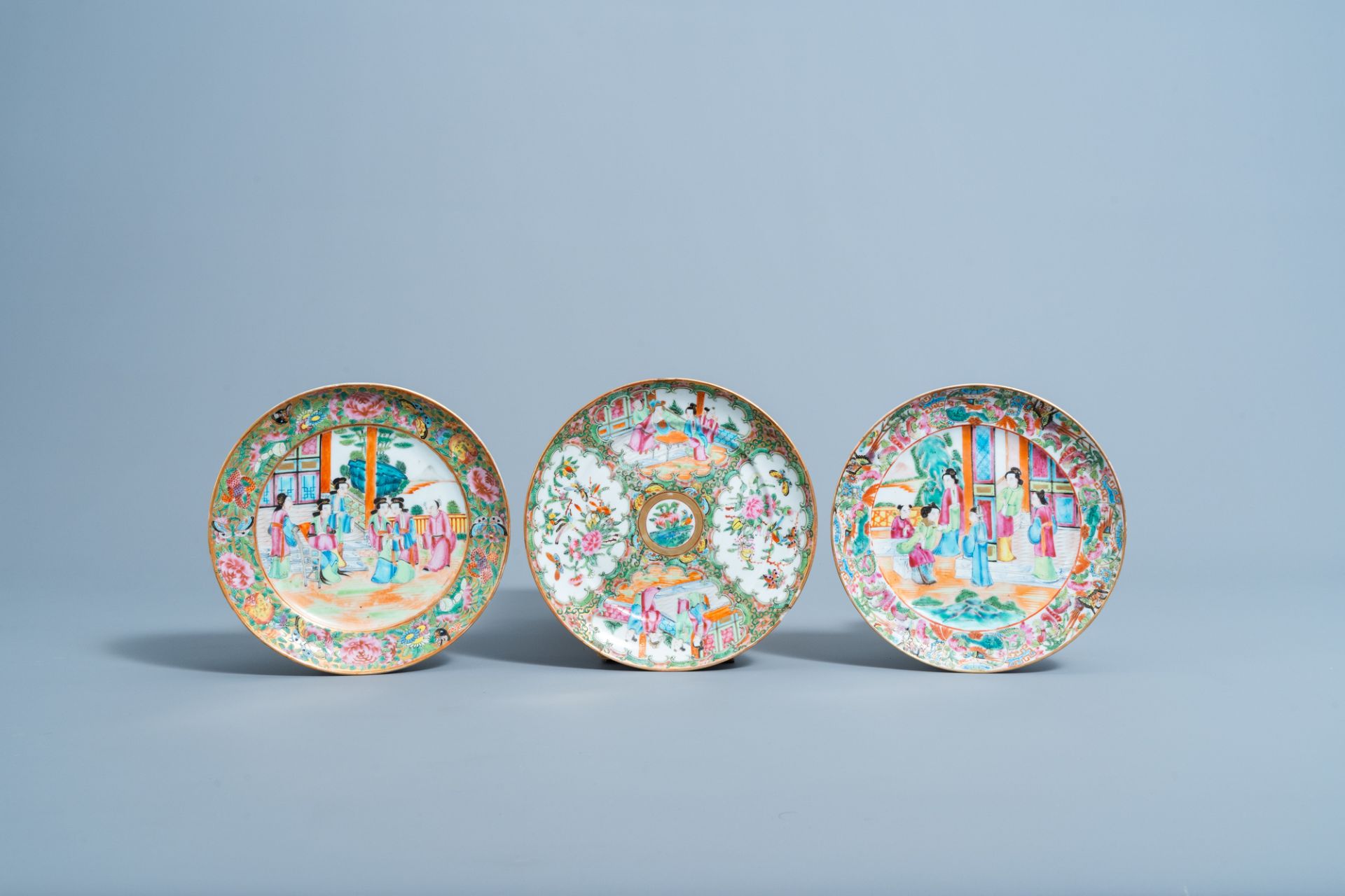 Ten various Chinese Canton famille rose plates and saucers, 19th/20th C. - Image 4 of 7