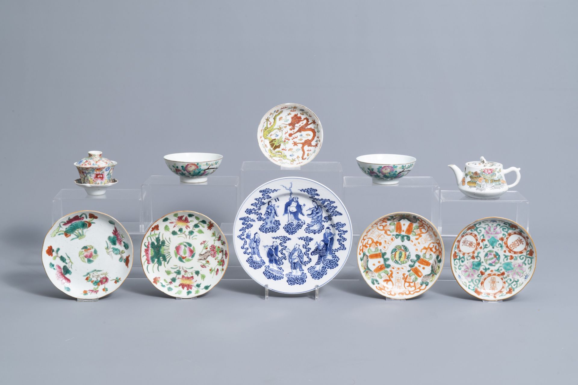 A varied collection of Chinese blue, white, qianjiang cai and famille rose porcelain, 19th/20th C.