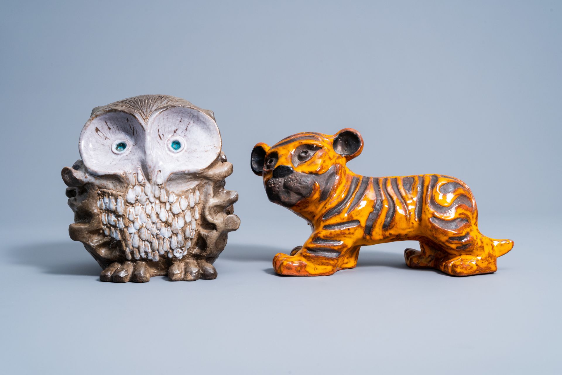 A tiger and an owl in polychrome glazed terracotta, Vandeweghe for Perignem, second half of the 20th - Image 2 of 7