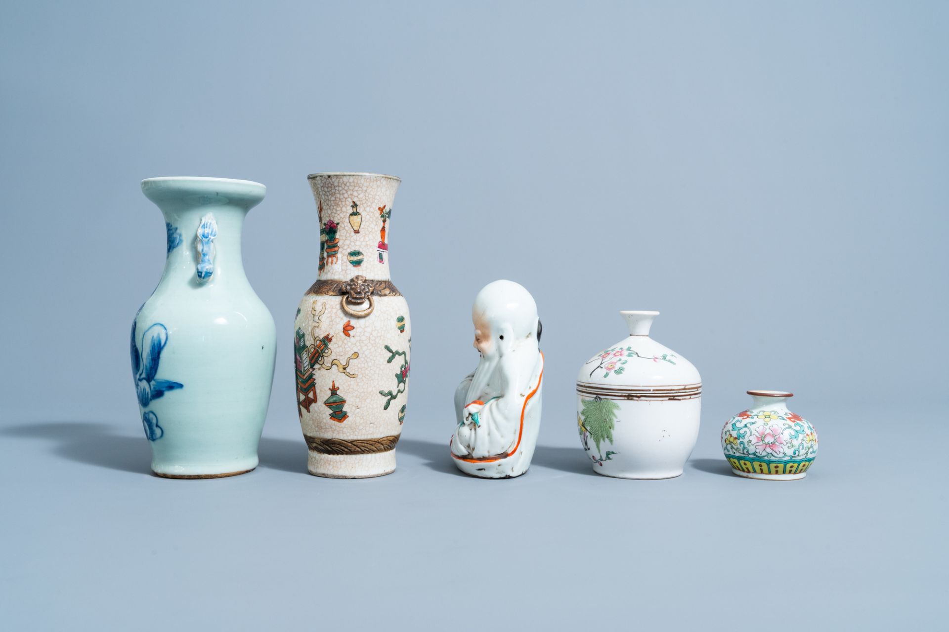 A collection of Chinese famille rose, qianjiang cai & blue & white porcelain, 18th C. & later - Image 11 of 15