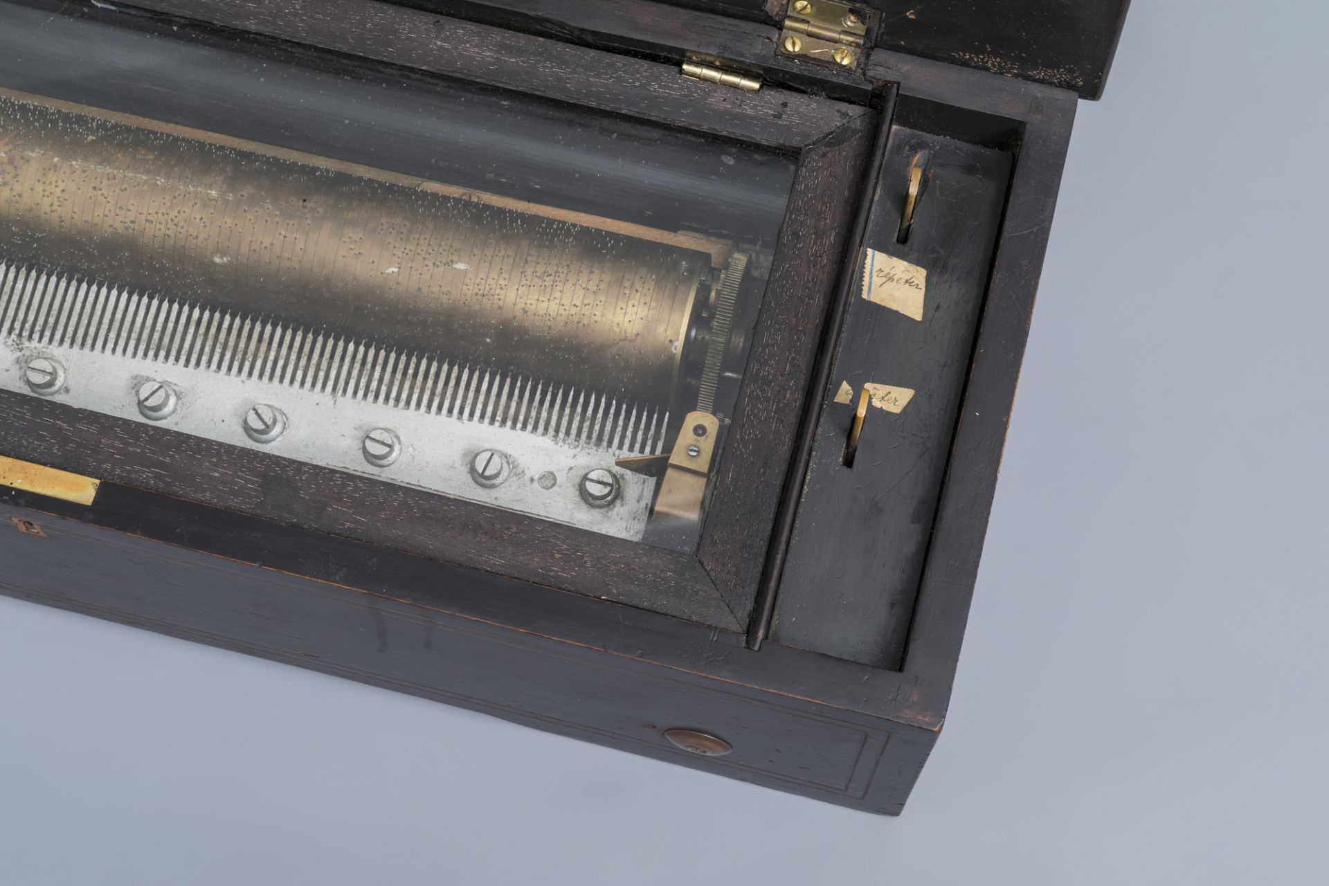 A Swiss marquetry wooden 8-air cylinder music box, 19th C. - Image 12 of 12