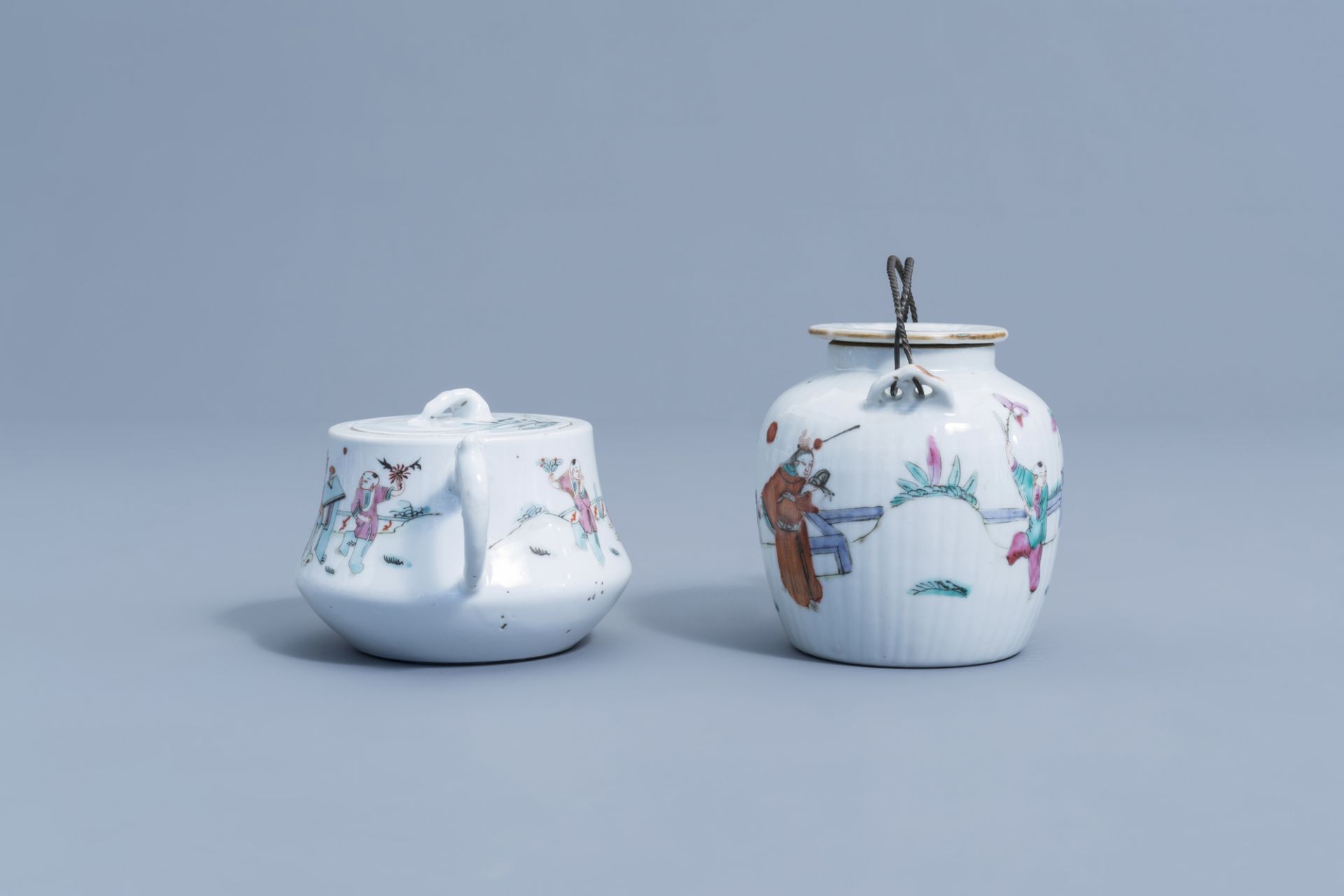 A varied collection of Chinese qianjiang cai and famille rose porcelain, 19th/20th C. - Image 3 of 24