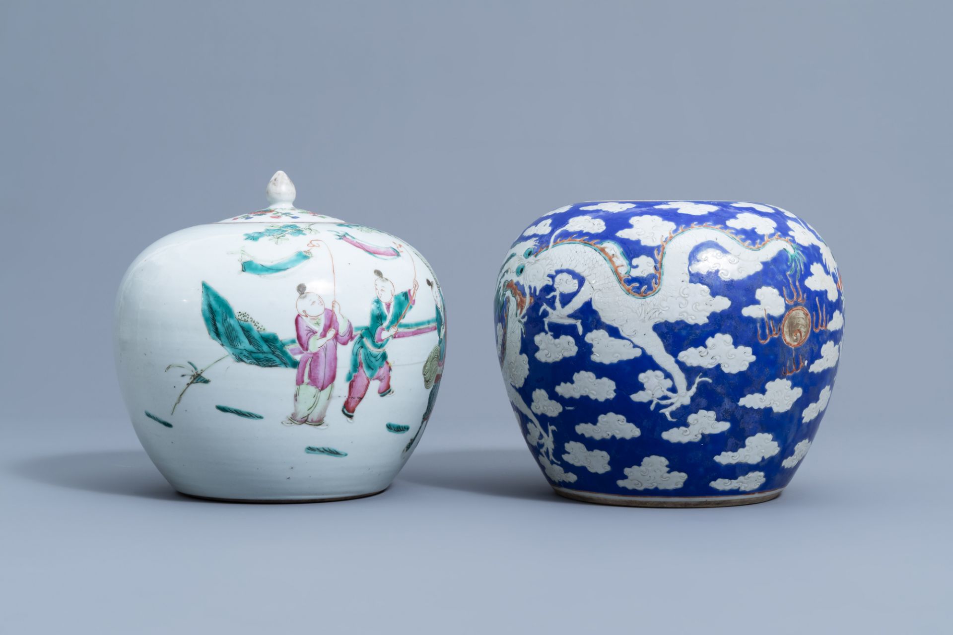 A Chinese famille rose jar and cover with figurative design and a blue ground 'dragon' jar, 19th C. - Bild 2 aus 9