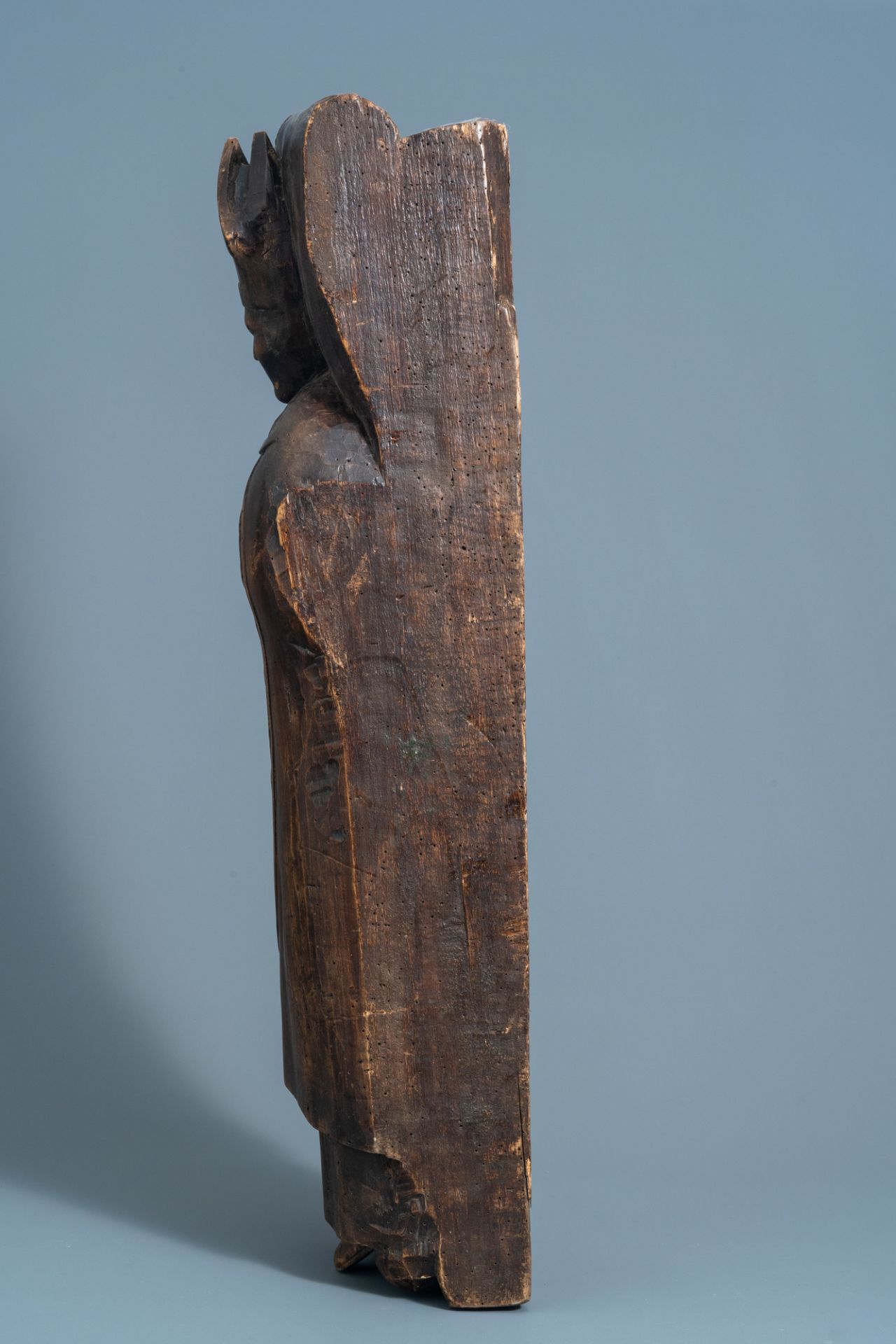 A French or Flemish carved wooden figure of a bishop on his deathbed, most probably Saint Bavo of Gh - Image 6 of 11