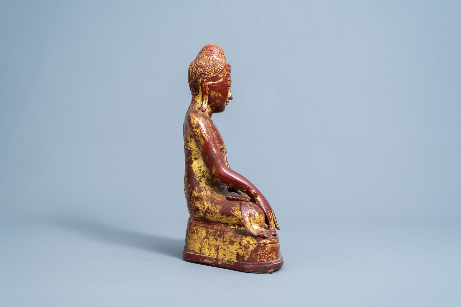 A large gilt and lacquered bronze Buddha figure, Burma, Mandalay period, 19th C. - Image 2 of 4