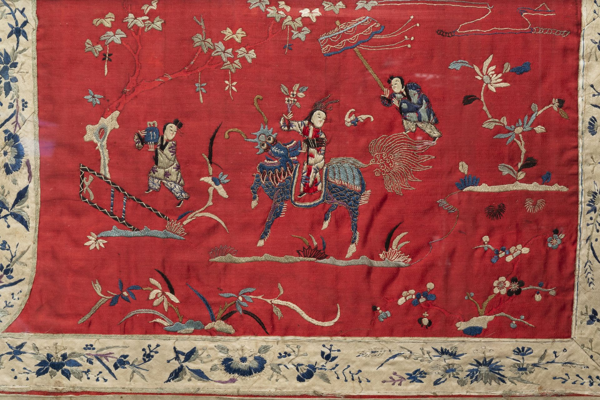 A Chinese framed embroidered altar cloth with playing children and floral design, 19th C. - Image 6 of 6