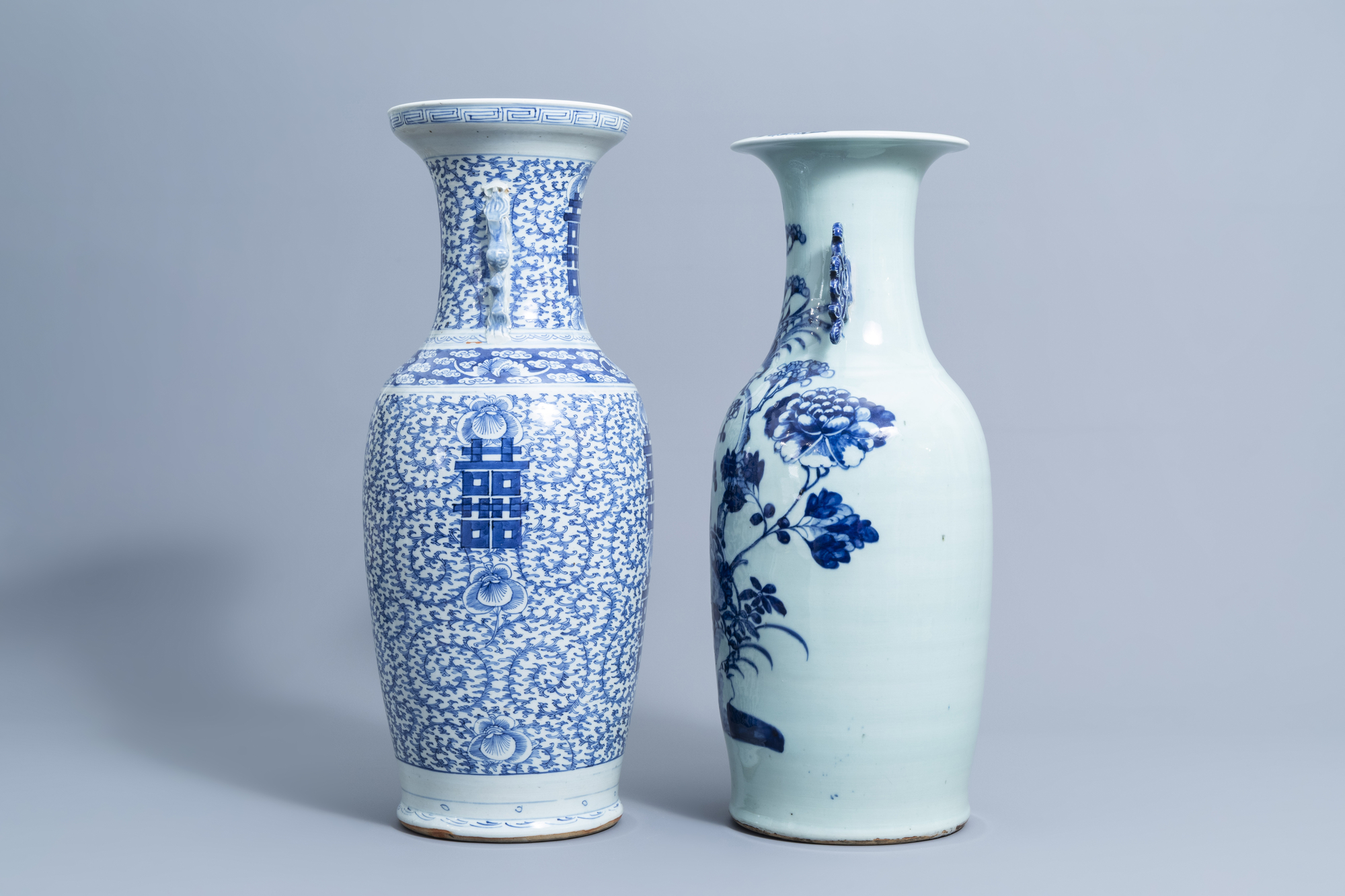 A Chinese blue and white celadon vase with birds & a blue and white 'Shou' vase, 19th/20th C. - Image 4 of 6