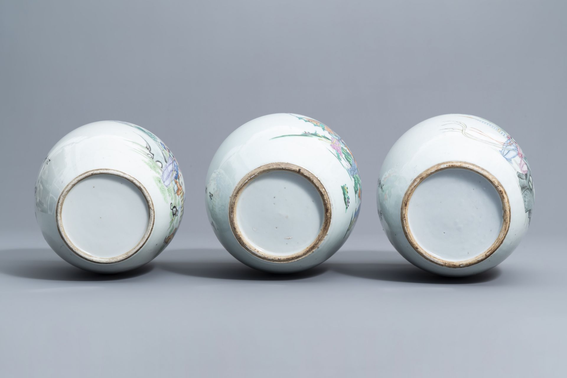 Five various Chinese famille rose and qianjiang cai ginger jars, 19th/20th C. - Bild 7 aus 15