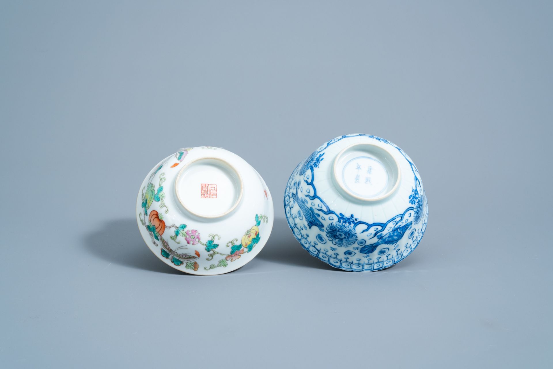 A varied collection of Chinese blue, white and famille rose porcelain, 19th/20th C. - Image 9 of 9