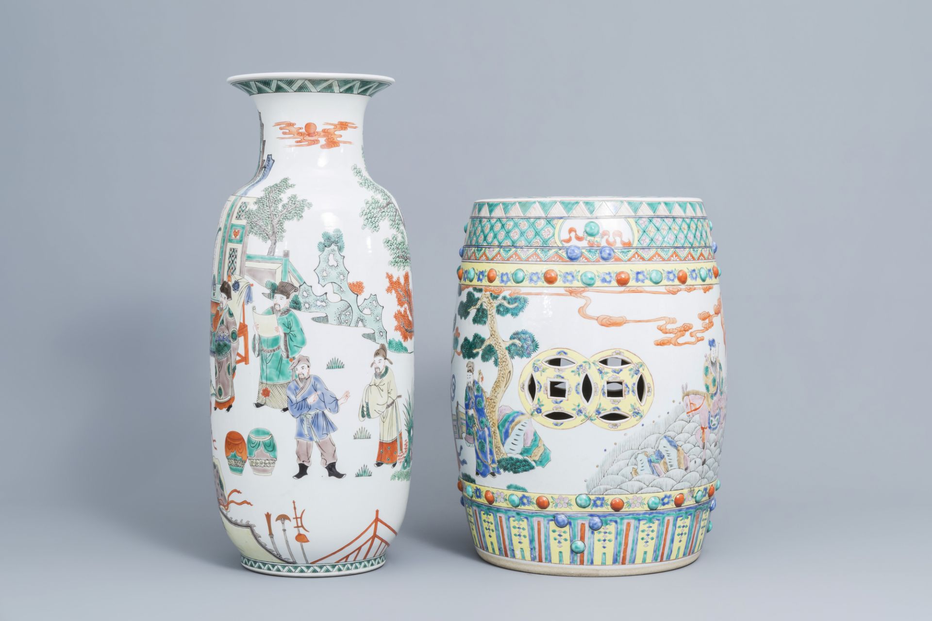 A Chinese famille verte vase and a garden seat with figurative design all around, 20th C. - Image 4 of 6