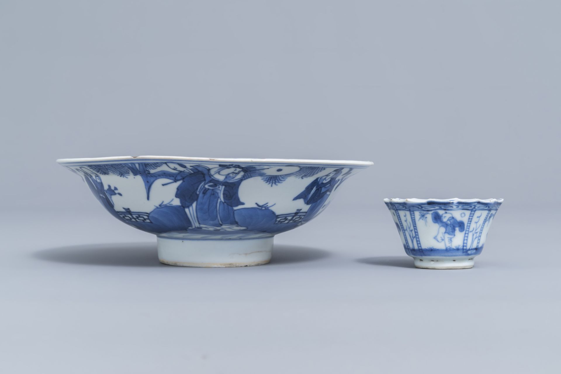 A varied collection of blue and white porcelain, Kangxi and later - Image 6 of 11