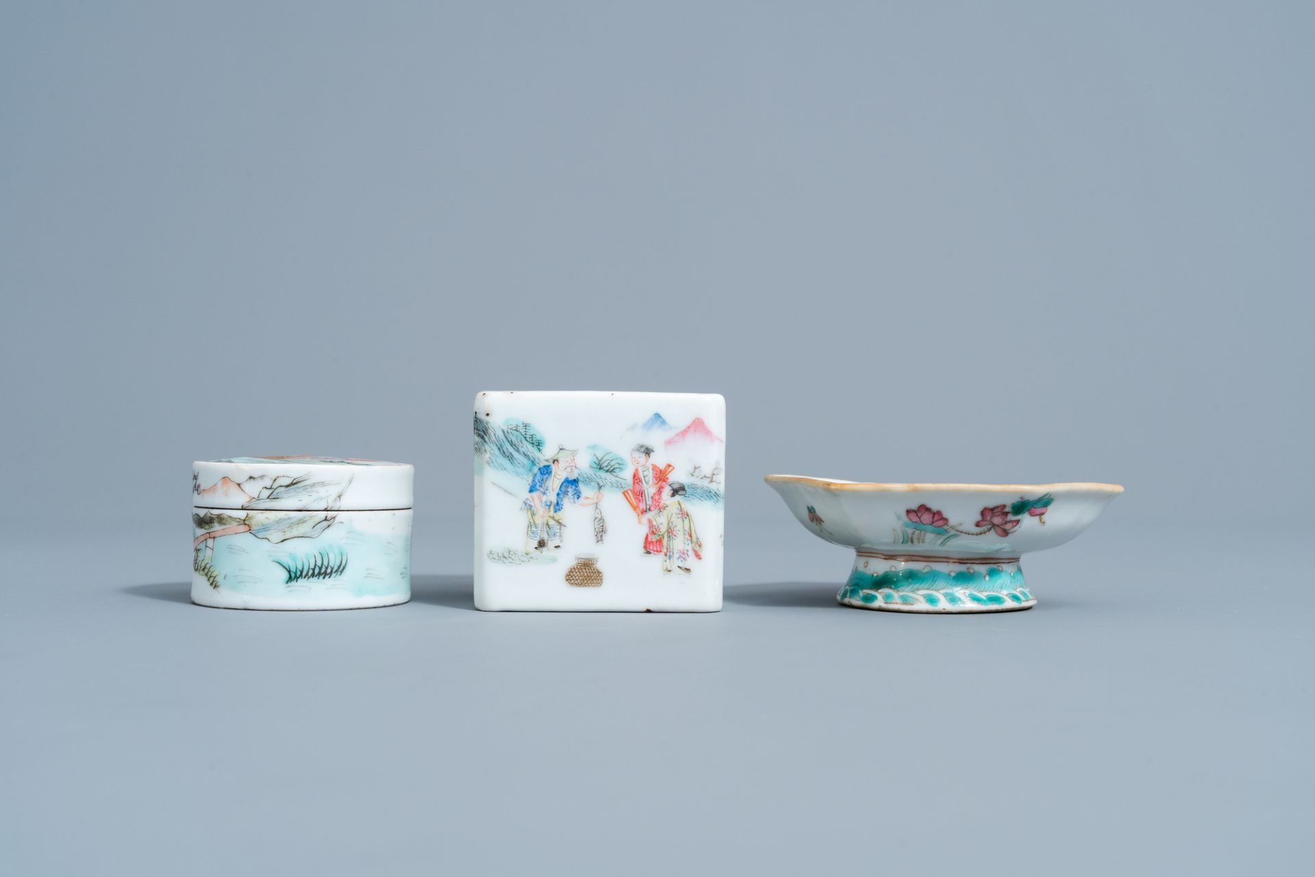 A varied collection of Chinese famille rose porcelain, 19th C. - Image 5 of 8