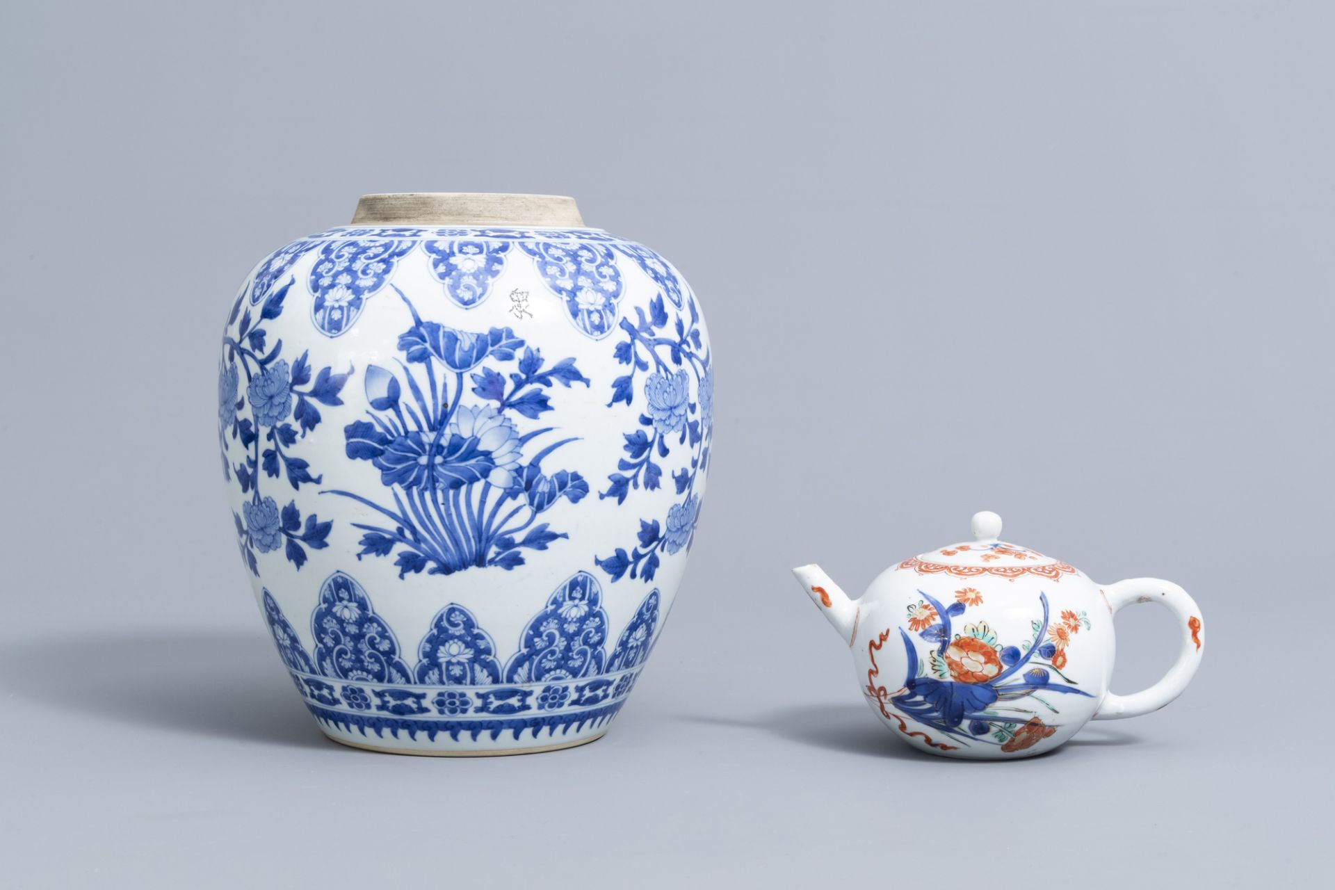 A Chinese blue and white jar and a verte-Imari teapot and cover with floral design, Kangxi and later - Image 4 of 7