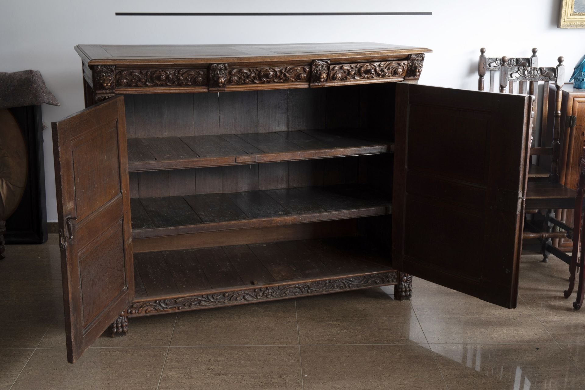 An oak wooden buffet dresser with floral design and lion heads, the Netherlands, 17th C. and later - Image 2 of 7