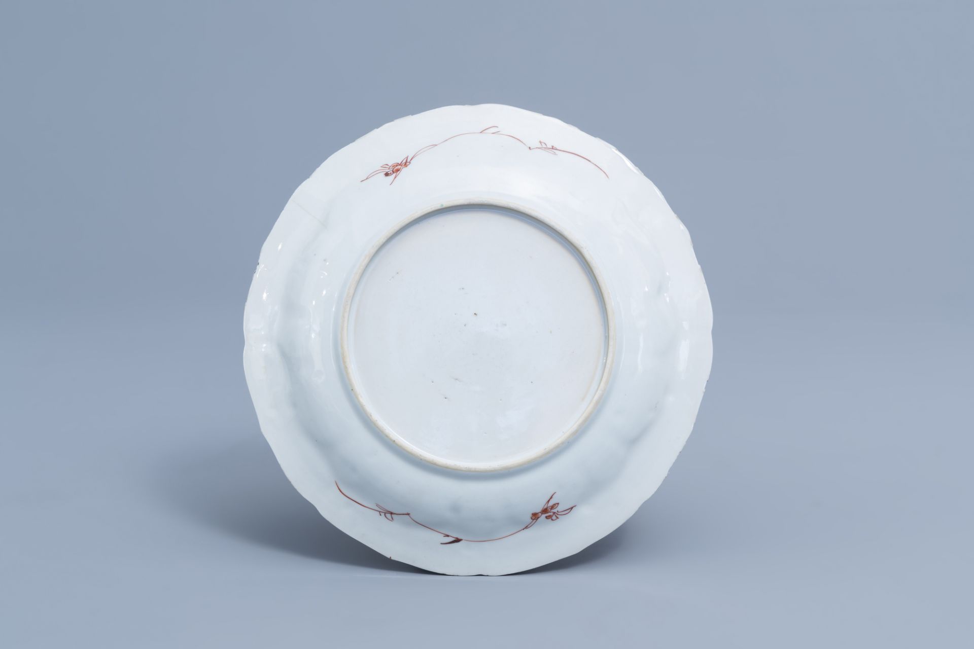 A Chinese lotus shaped famille verte 'Mu Guiying' dish, Kangxi - Image 2 of 2