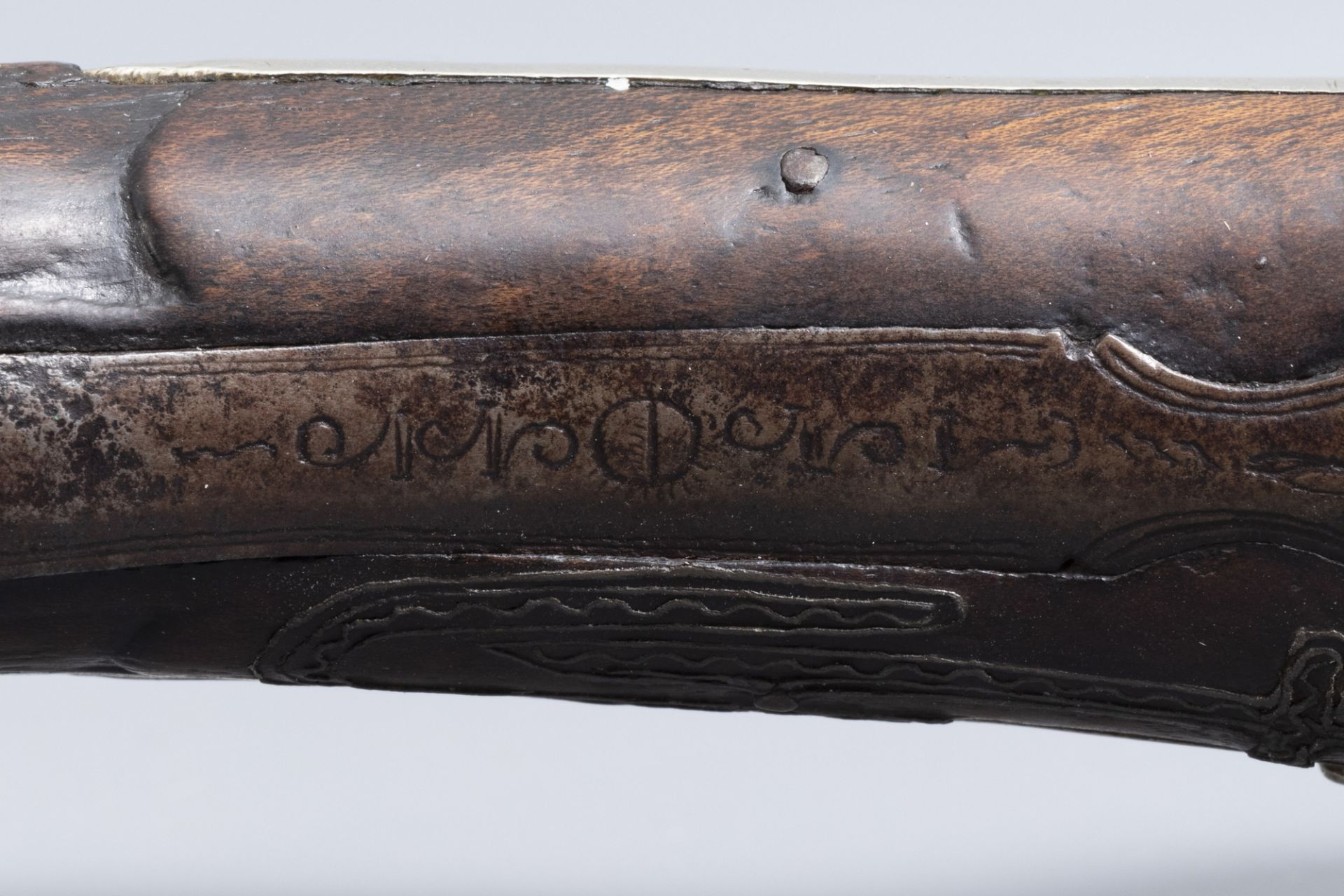 An Ottoman coral inlaid and silver mounted flintlock pistol, Algeria, 18th C. - Image 8 of 12