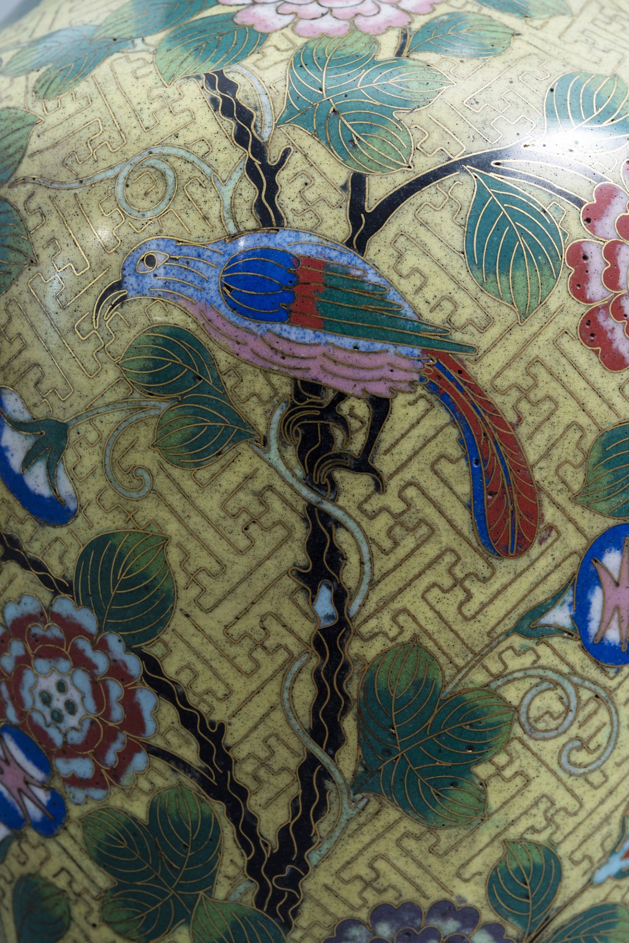 A Chinese cloisonne vase with a bird and butterflies among blossoming branches, Jiaqing - Image 7 of 8