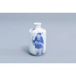 A Chinese blue, white and underglaze red snuff bottle with figures, 19th/20th C.