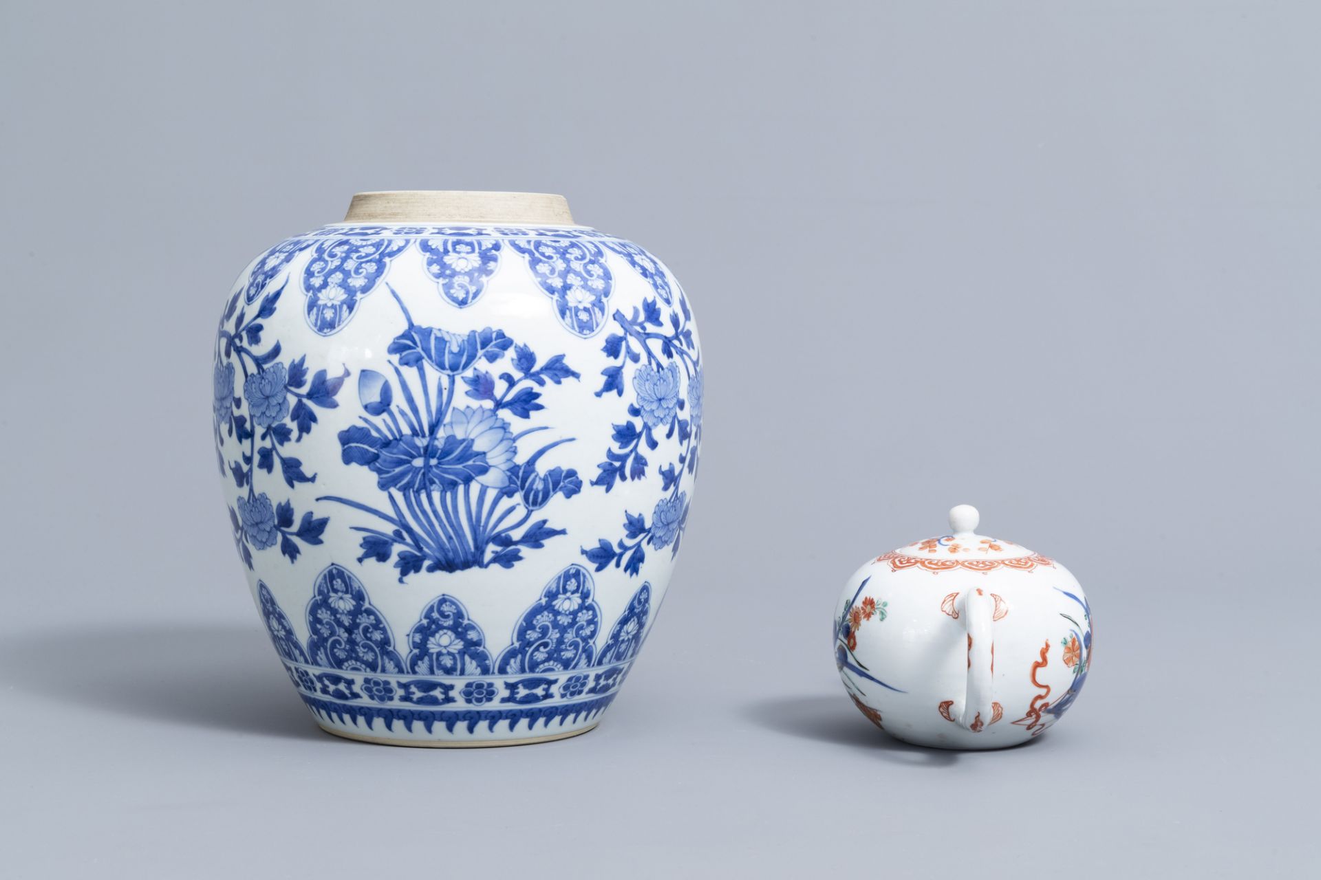 A Chinese blue and white jar and a verte-Imari teapot and cover with floral design, Kangxi and later - Image 3 of 7