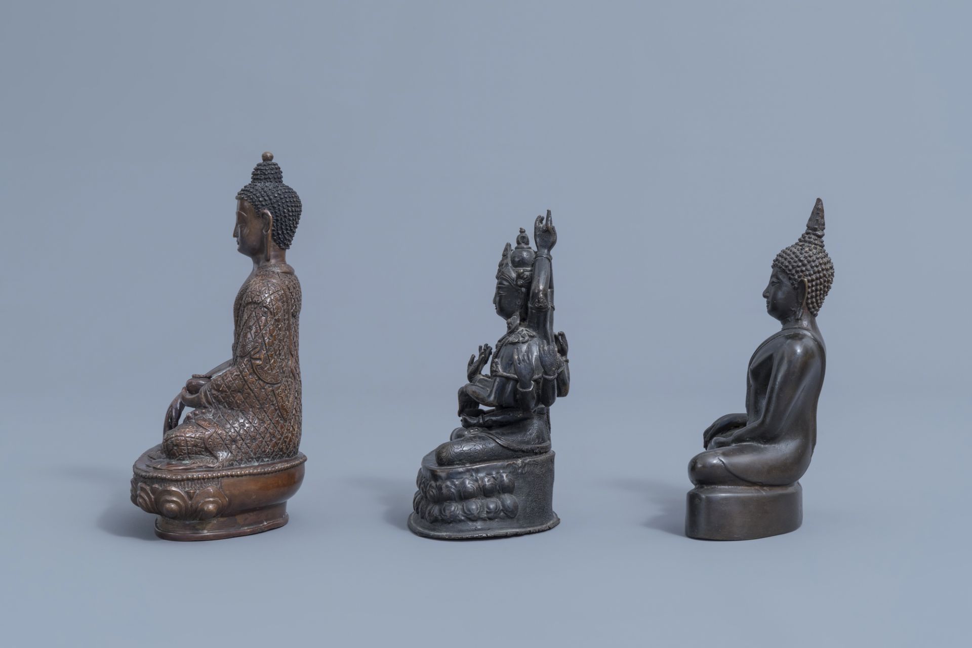 Five bronze figures of Buddha, China and Southeast Asia, 19th/20th C. - Image 5 of 13