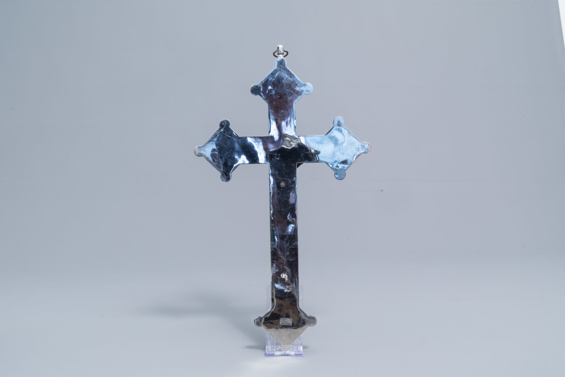 An Italian micro mosaic crucifix with the Mystic Lamb, ca. 1900 - Image 2 of 3