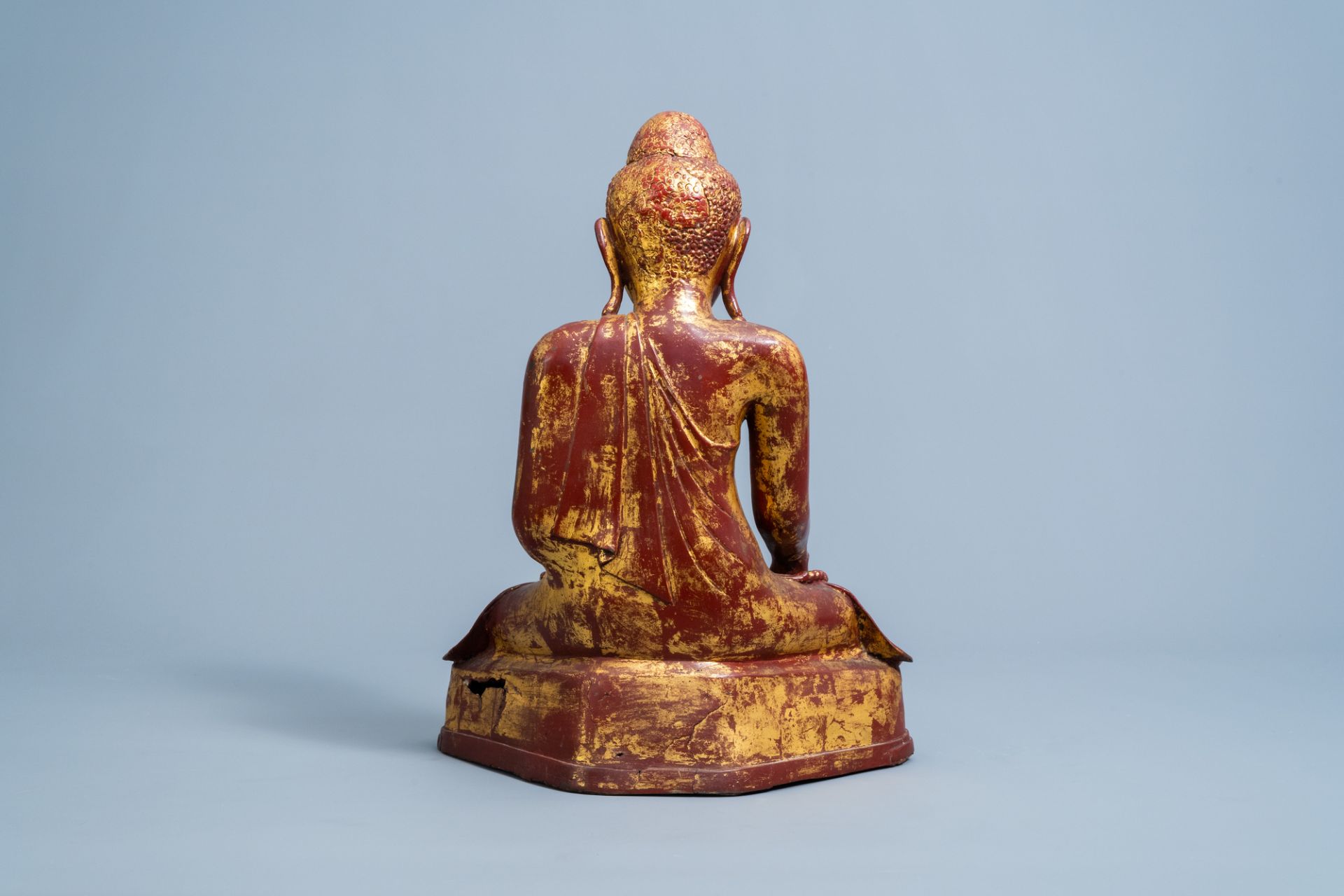 A large gilt and lacquered bronze Buddha figure, Burma, Mandalay period, 19th C. - Image 3 of 4
