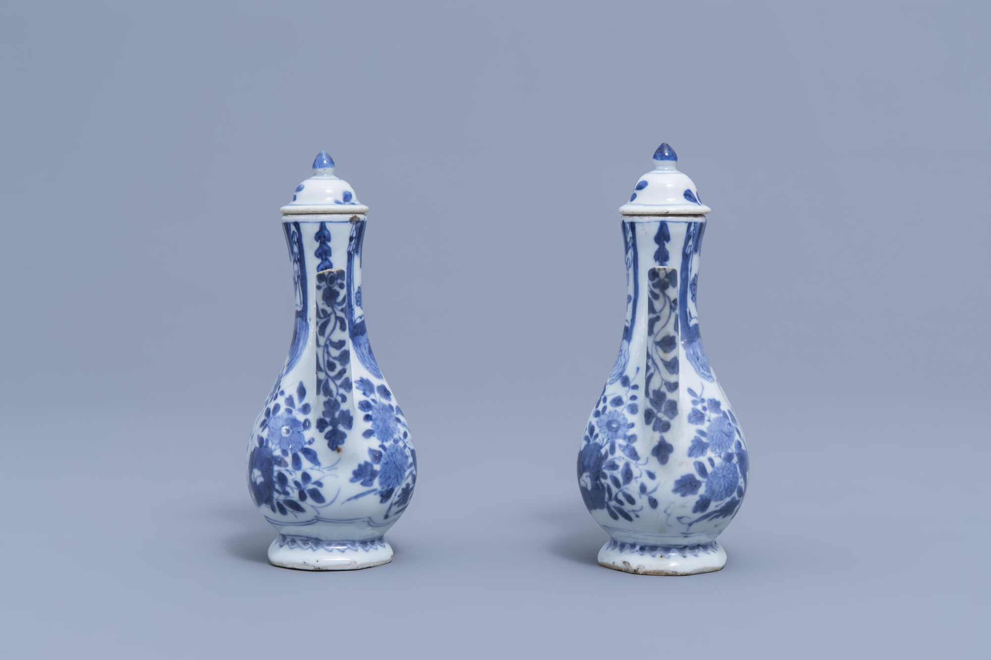 A pair of Chinese blue and white wine jugs with European subject, Kangxi - Image 5 of 10