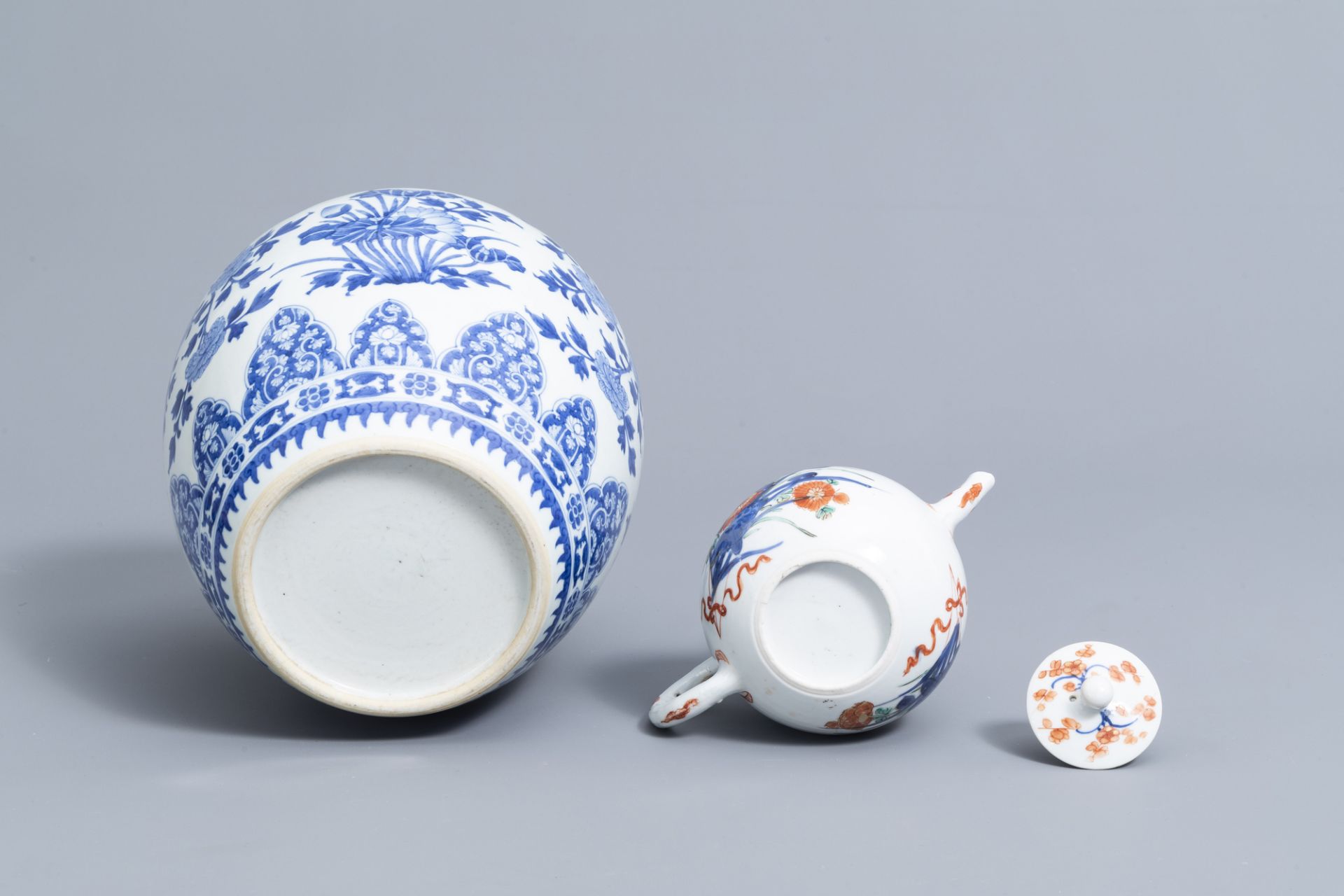 A Chinese blue and white jar and a verte-Imari teapot and cover with floral design, Kangxi and later - Image 7 of 7